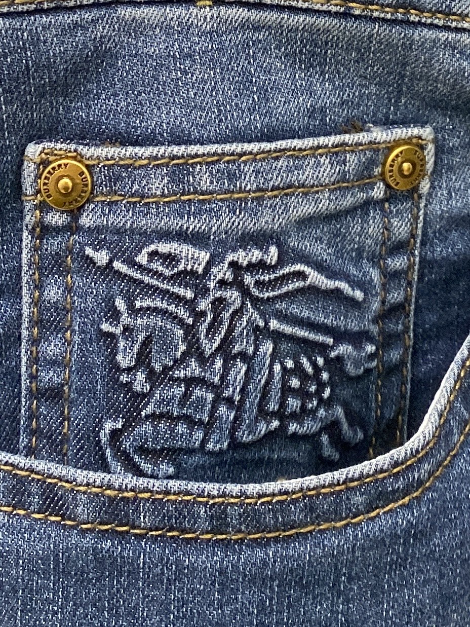 巴宝莉、2026最新品，专柜同步有售，原单狠货，水洗休闲牛仔裤，进口原版水洗弹力面料，舒适有弹性，原版五