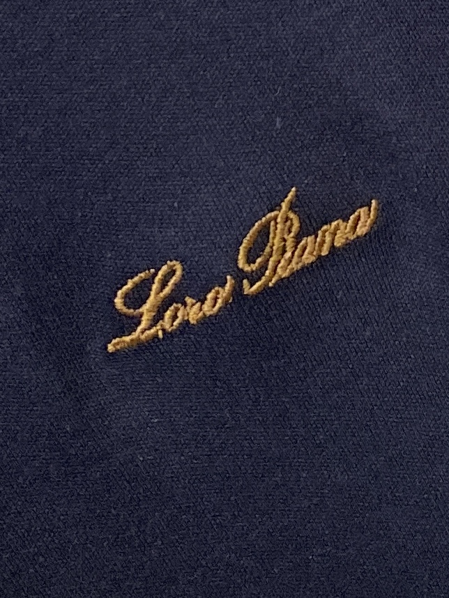 Loro Piana、2026新品短袖T恤，帅气时尚，简约百搭款。胸前精致刺绣字母logo，面料棉 不仅挺括，保持潮流的
