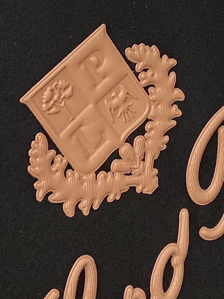 Loro Piana、2026新品短袖T恤，帅气时尚，简约百搭款。胸前顶级印胶图案字母logo，面料棉 不仅挺括，保持潮