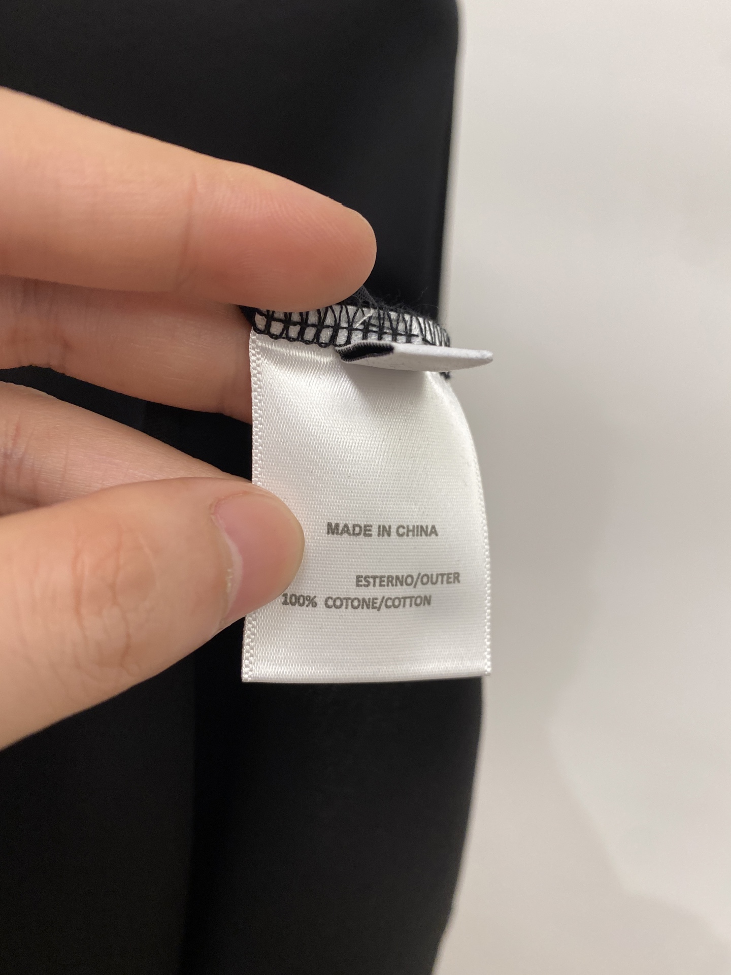 Loro Piana、2026新品短袖T恤，帅气时尚，胸前顶级印胶图案字母logo，简约百搭款。面料棉 