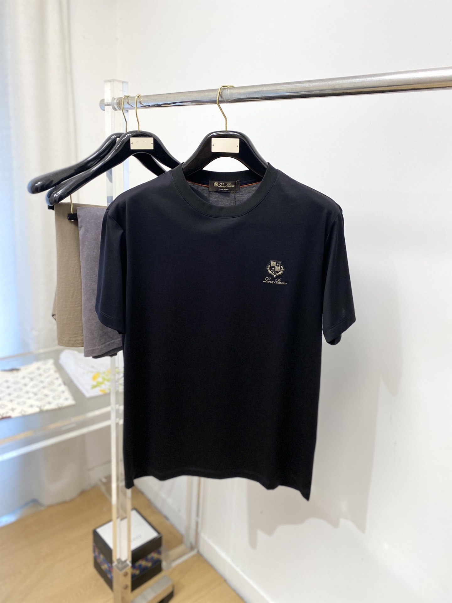 Loro Piana、2026新品短袖T恤，帅气时尚，胸前顶级印胶图案字母logo，简约百搭款。面料棉 