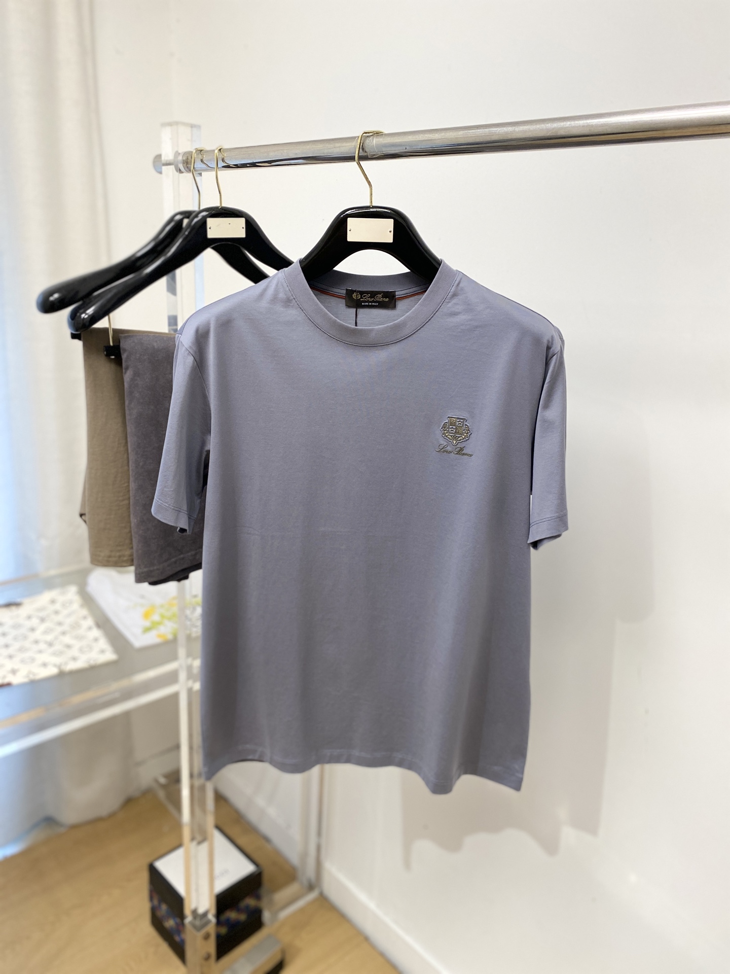 Loro Piana、2026新品短袖T恤，帅气时尚，胸前顶级印胶图案字母logo，简约百搭款。面料棉 