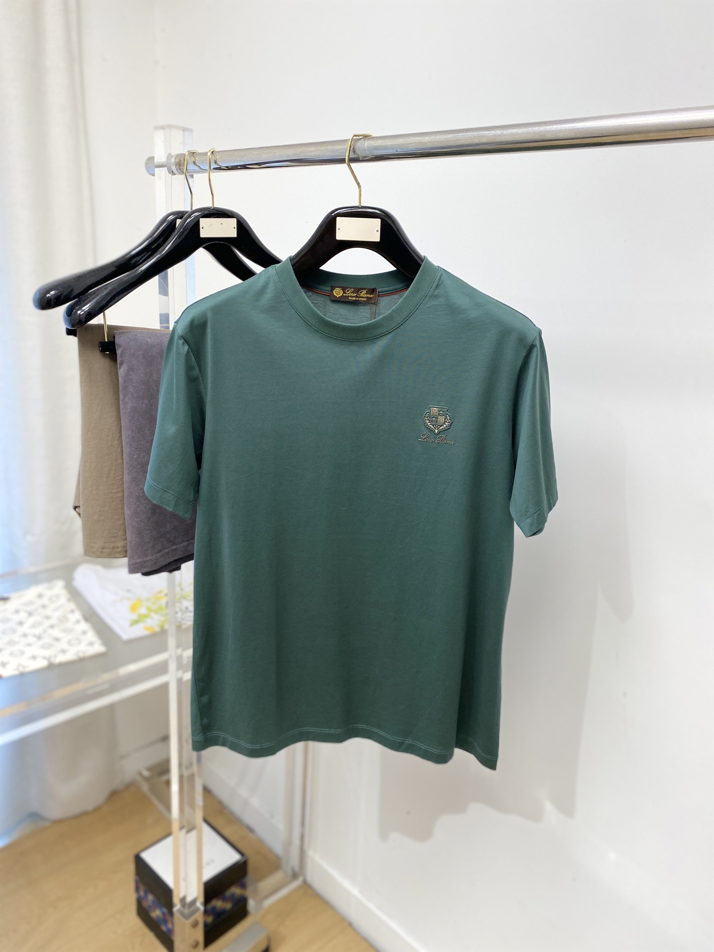 Loro Piana、2026新品短袖T恤，帅气时尚，胸前顶级印胶图案字母logo，简约百搭款。面料棉 