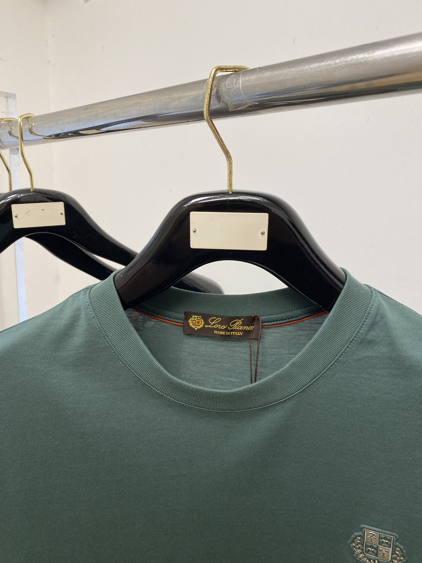 Loro Piana、2026新品短袖T恤，帅气时尚，胸前顶级印胶图案字母logo，简约百搭款。面料棉 