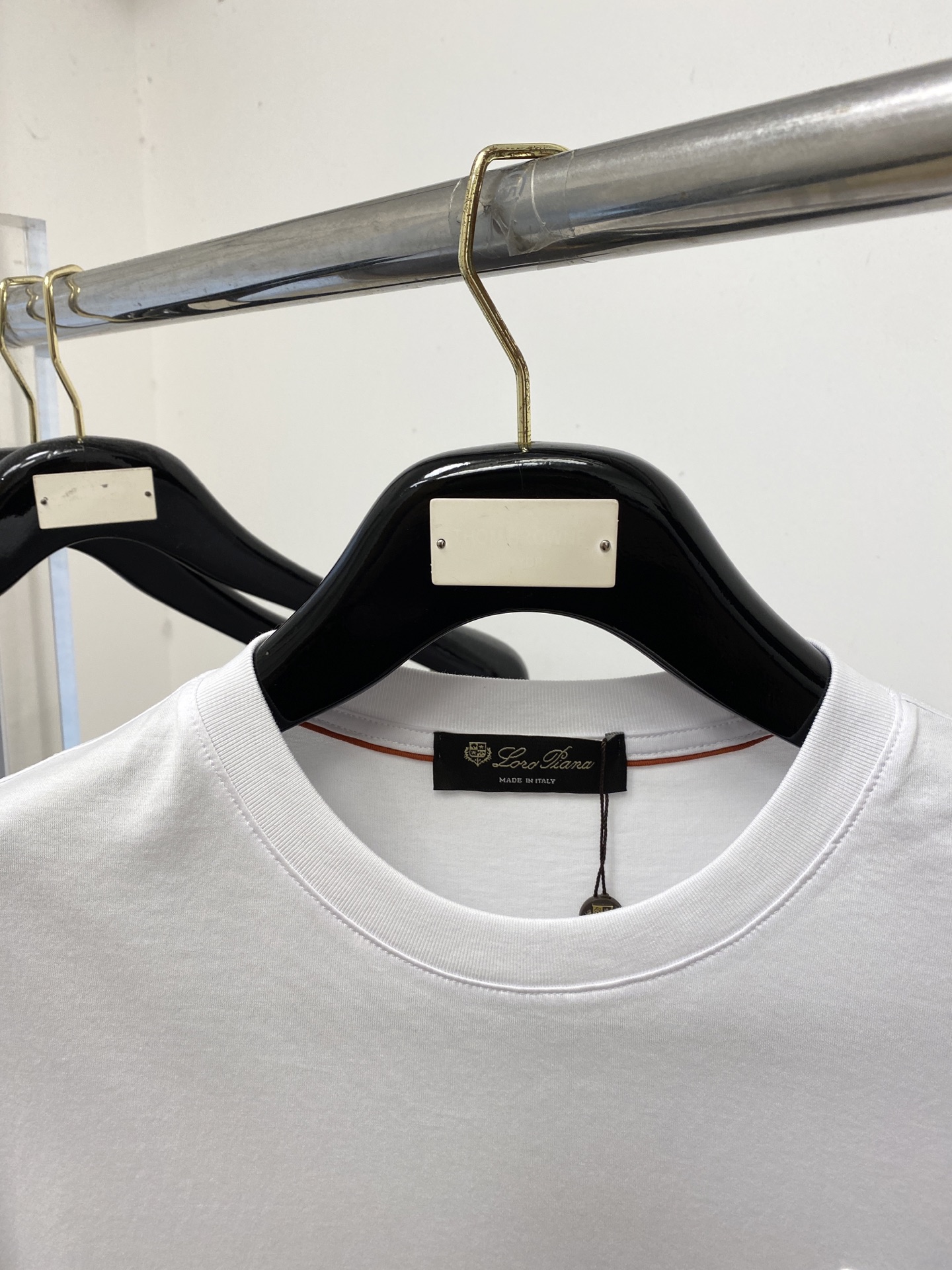 Loro Piana、2026新品短袖T恤，帅气时尚，胸前顶级印胶图案字母logo，简约百搭款。面料棉 
