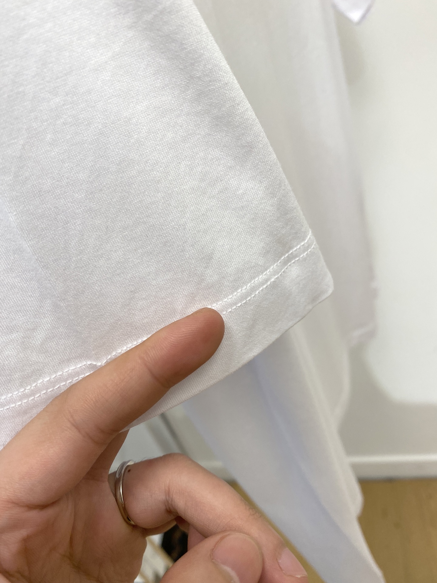 Loro Piana、2026新品短袖T恤，帅气时尚，胸前顶级印胶图案字母logo，简约百搭款。面料棉 
