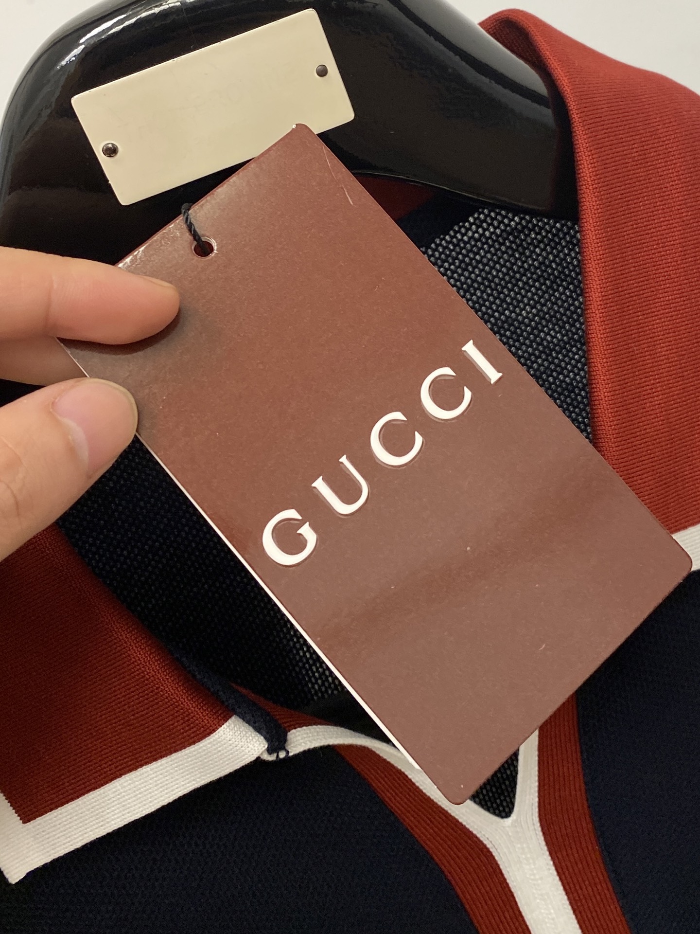 古奇、2026新品短袖T恤，帅气时尚，胸前精致刺绣字母logo，简约百搭款。面料棉 不仅挺括，保持潮流的