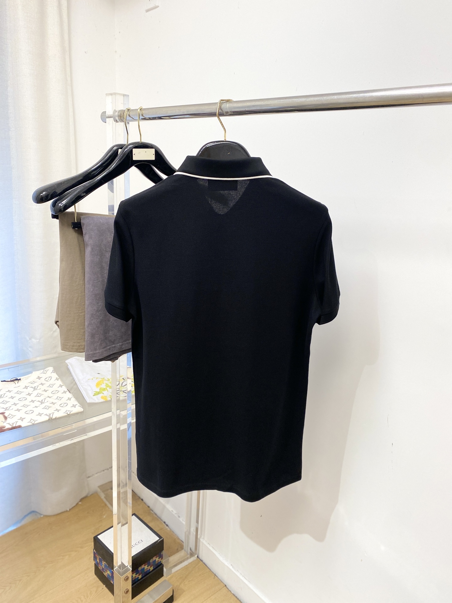 古奇、2026新品短袖T恤，帅气时尚，胸前精致刺绣字母logo，简约百搭款。面料棉 不仅挺括，保持潮流的