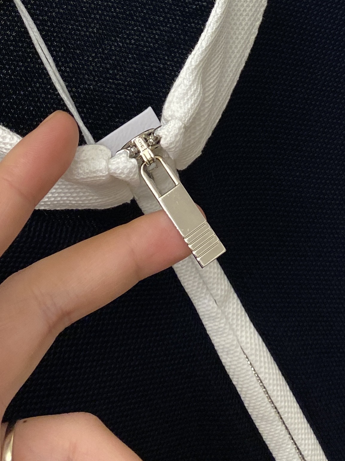 TB、2026新品短袖T恤，帅气时尚，胸前精致刺绣图案logo，简约百搭款。面料棉 不仅挺括，保持潮流的