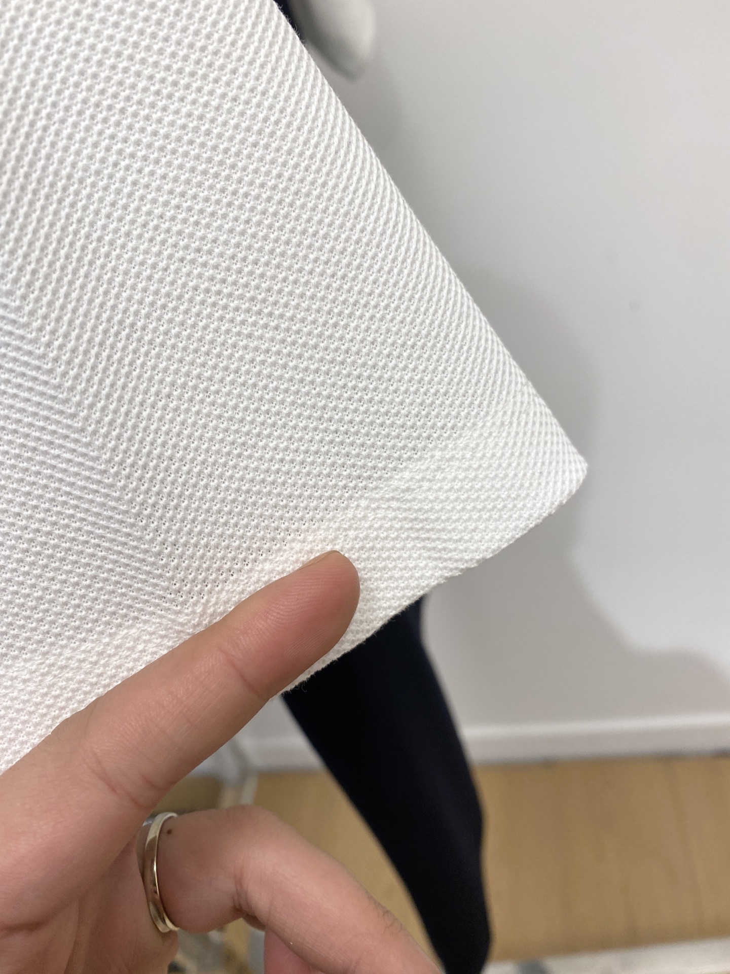 TB、2026新品短袖T恤，帅气时尚，胸前精致刺绣图案logo，简约百搭款。面料棉 不仅挺括，保持潮流的