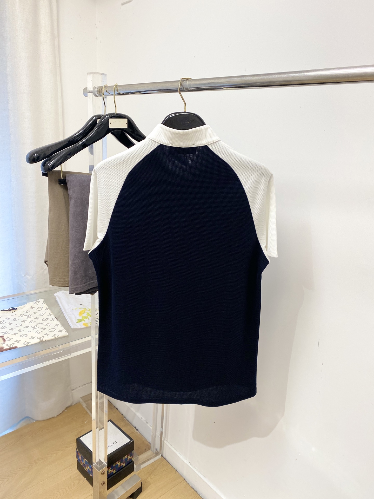 TB、2026新品短袖T恤，帅气时尚，胸前精致刺绣图案logo，简约百搭款。面料棉 不仅挺括，保持潮流的