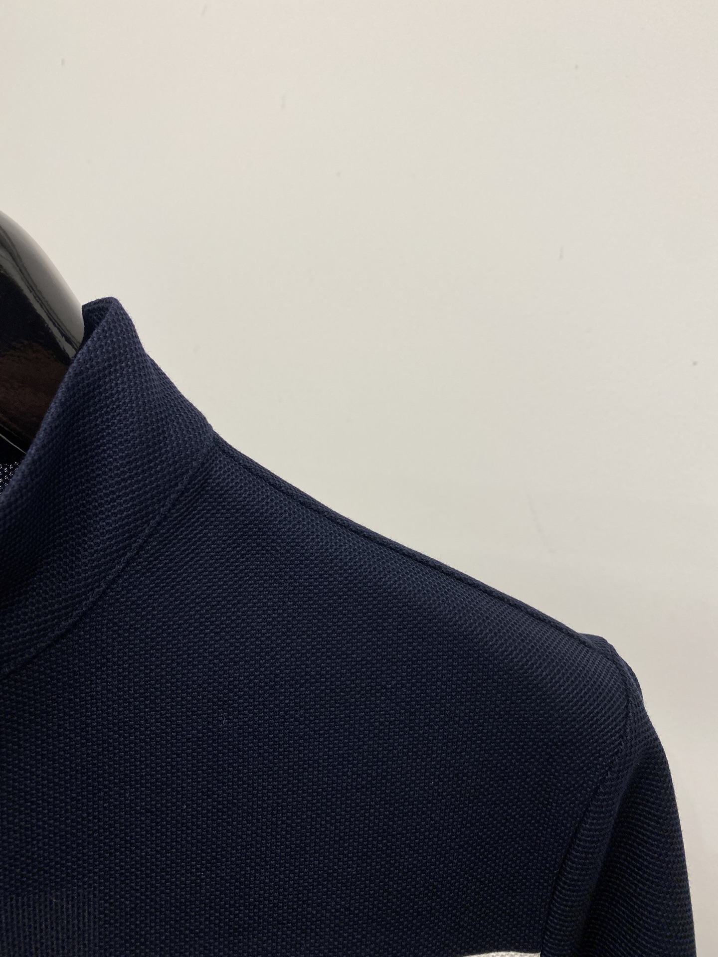 蒙口、2026新品短袖T恤，帅气时尚，胸前精致刺绣字母logo，简约百搭款。面料棉 不仅挺括，保持潮流的