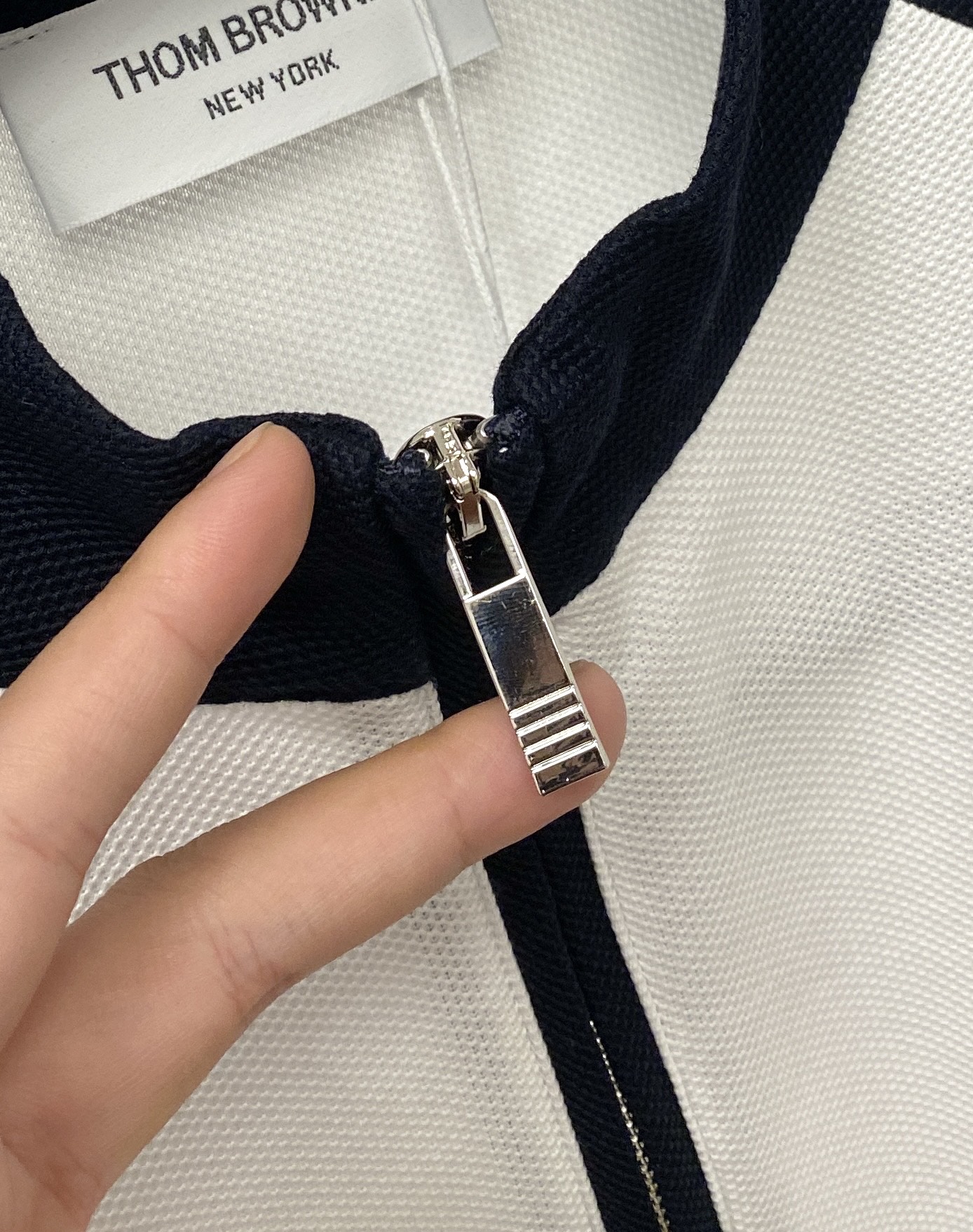 TB、2026新品短袖T恤，帅气时尚，胸前精致刺绣图案logo，简约百搭款。面料棉 不仅挺括，保持潮流的