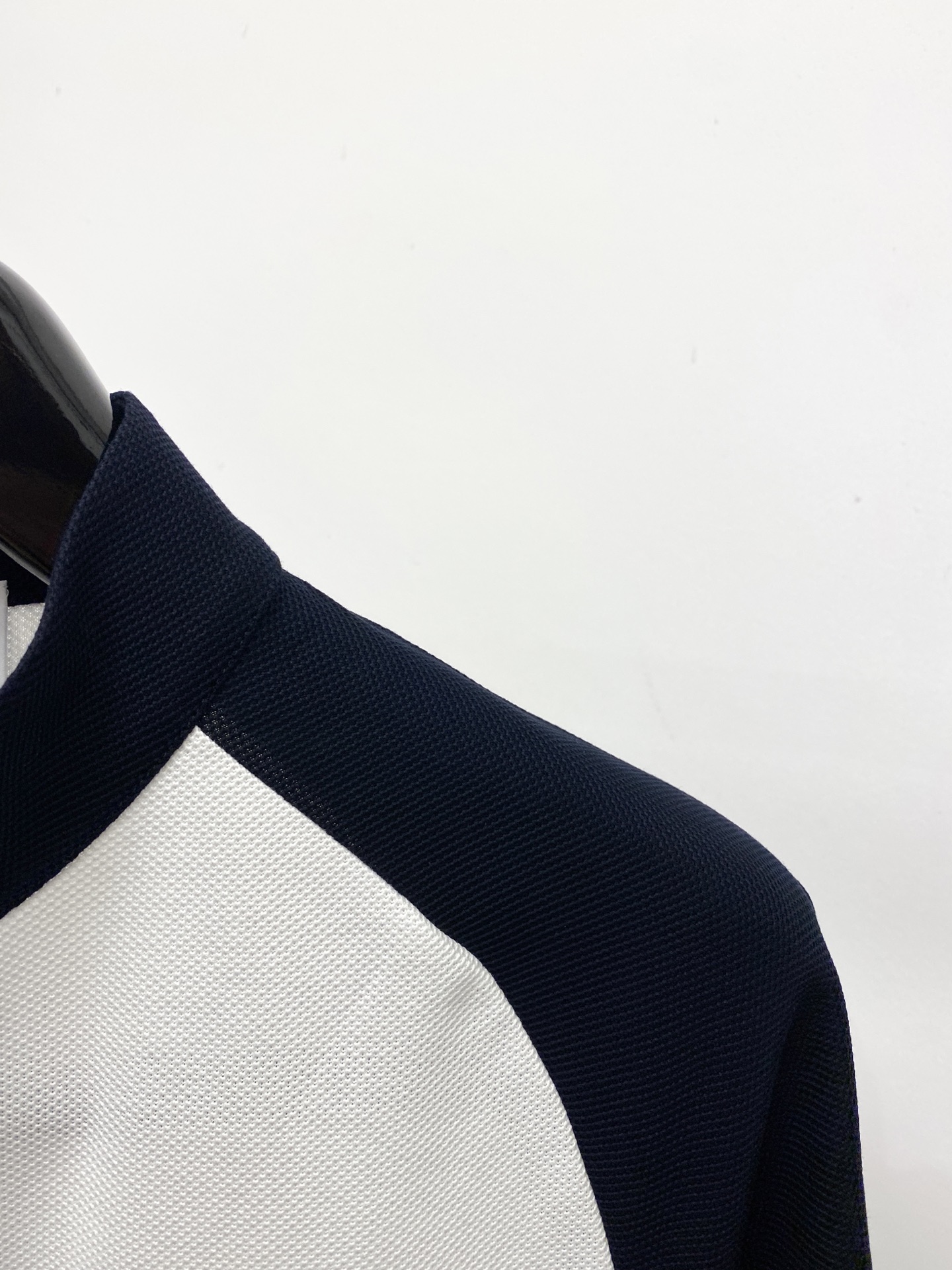 TB、2026新品短袖T恤，帅气时尚，胸前精致刺绣图案logo，简约百搭款。面料棉 不仅挺括，保持潮流的