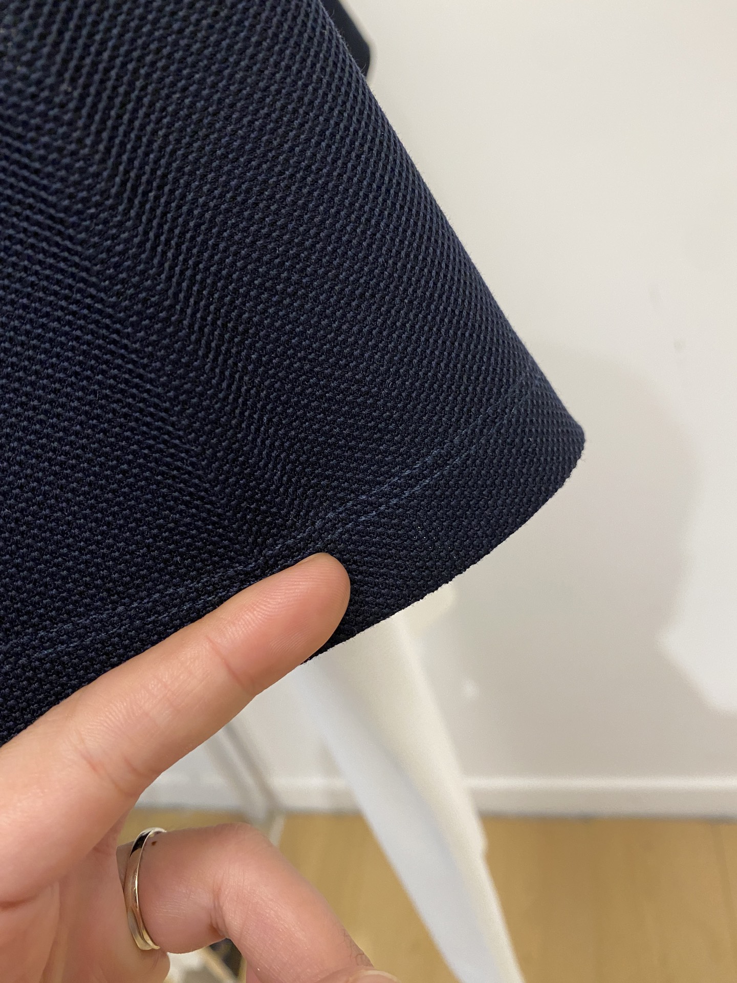 TB、2026新品短袖T恤，帅气时尚，胸前精致刺绣图案logo，简约百搭款。面料棉 不仅挺括，保持潮流的