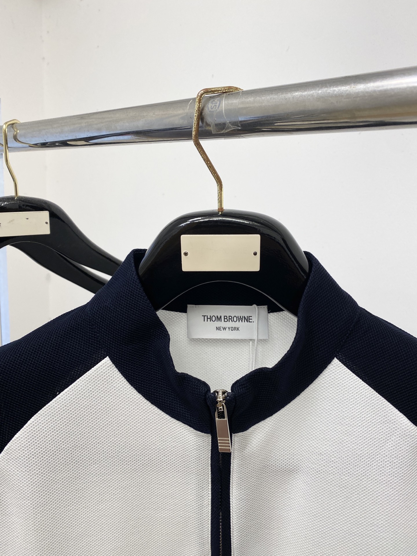 TB、2026新品短袖T恤，帅气时尚，胸前精致刺绣图案logo，简约百搭款。面料棉 不仅挺括，保持潮流的