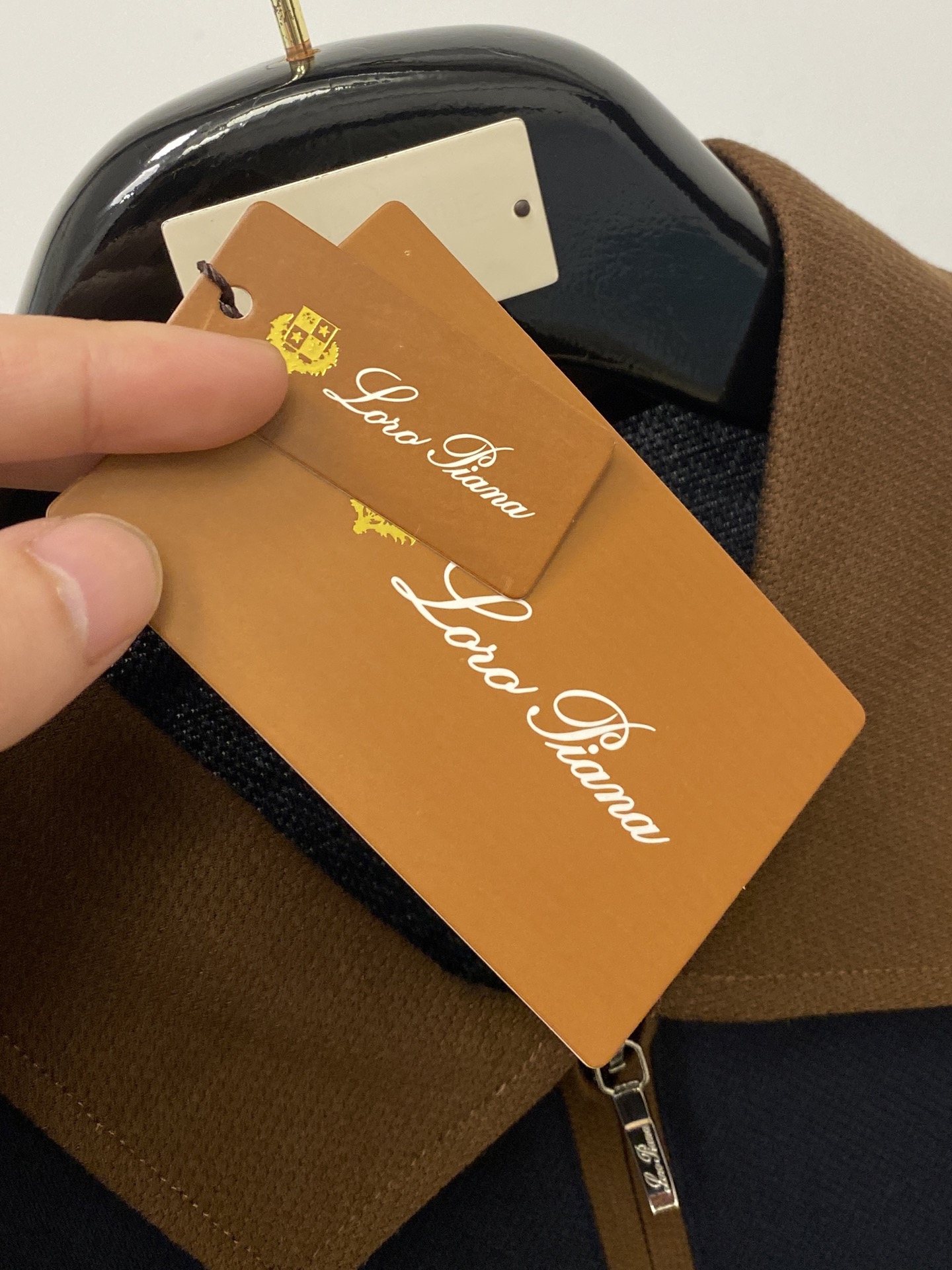 Loro Piana、2026新品短袖T恤，帅气时尚，胸前精致刺绣图案Logo，简约百搭款。面料棉 不仅