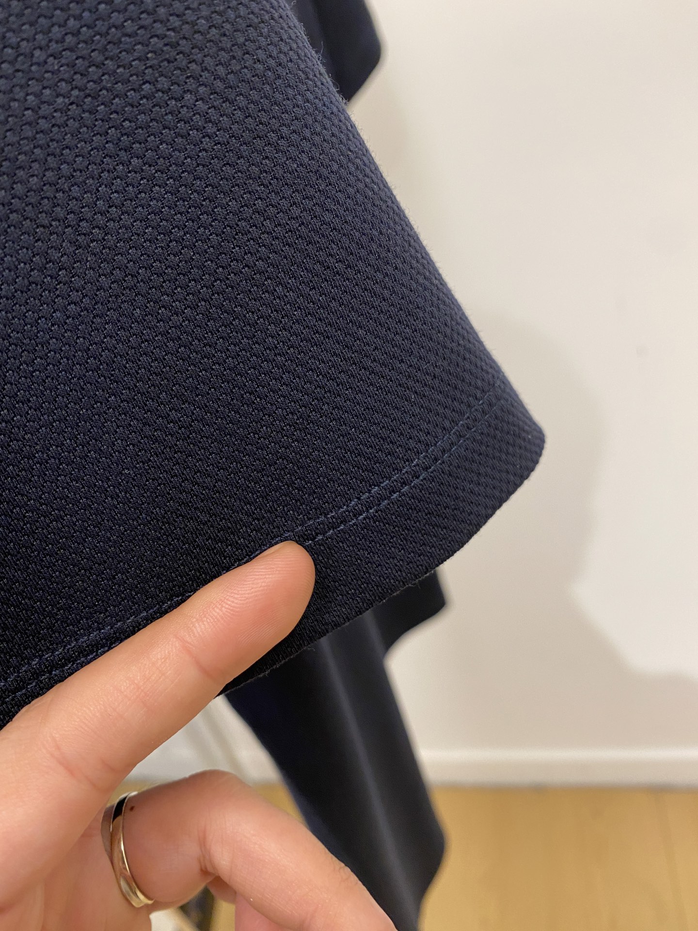 Loro Piana、2026新品短袖T恤，帅气时尚，胸前精致刺绣图案Logo，简约百搭款。面料棉 不仅