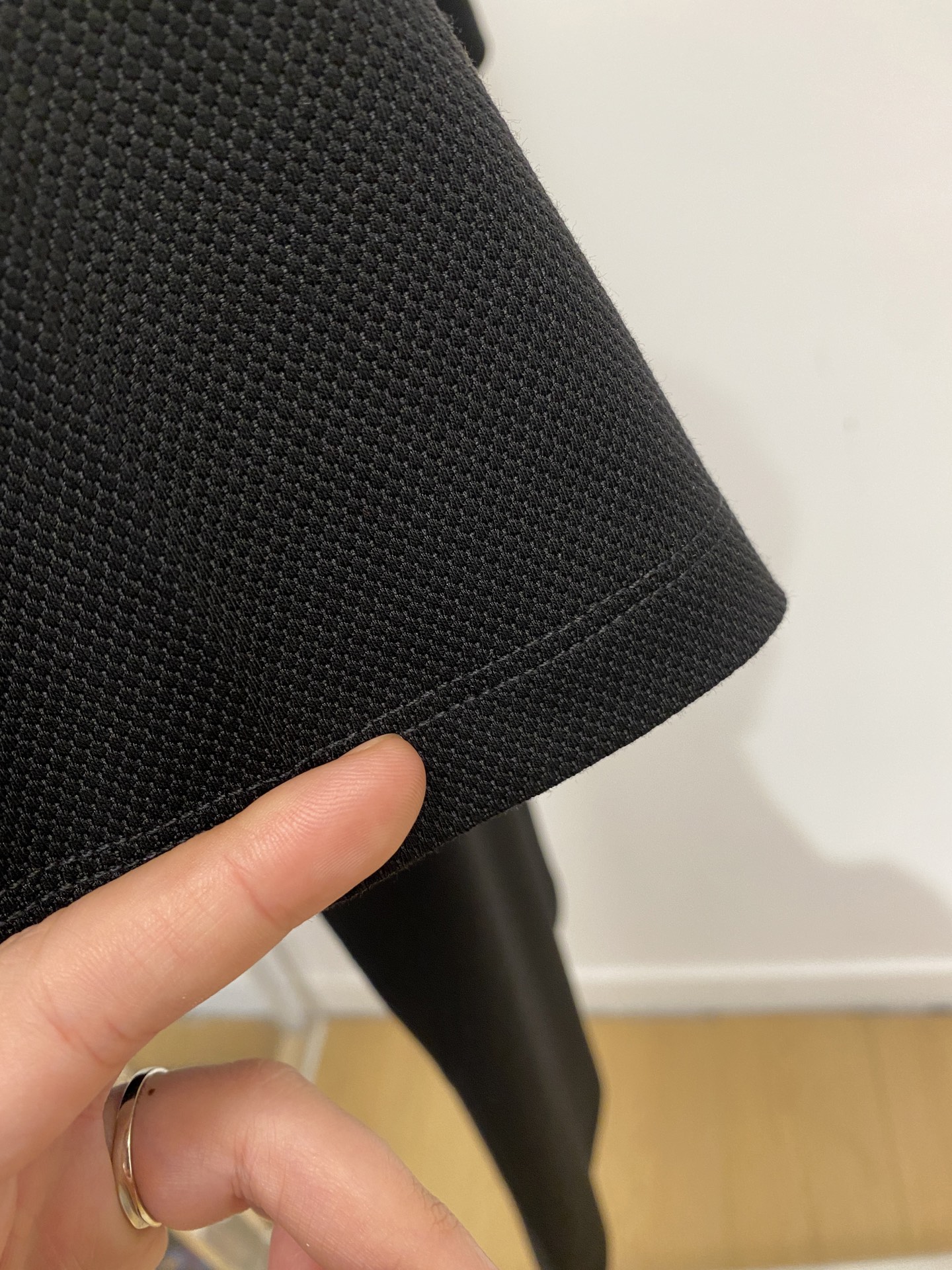 Loro Piana、2026新品短袖T恤，帅气时尚，胸前精致刺绣图案Logo，简约百搭款。面料棉 不仅