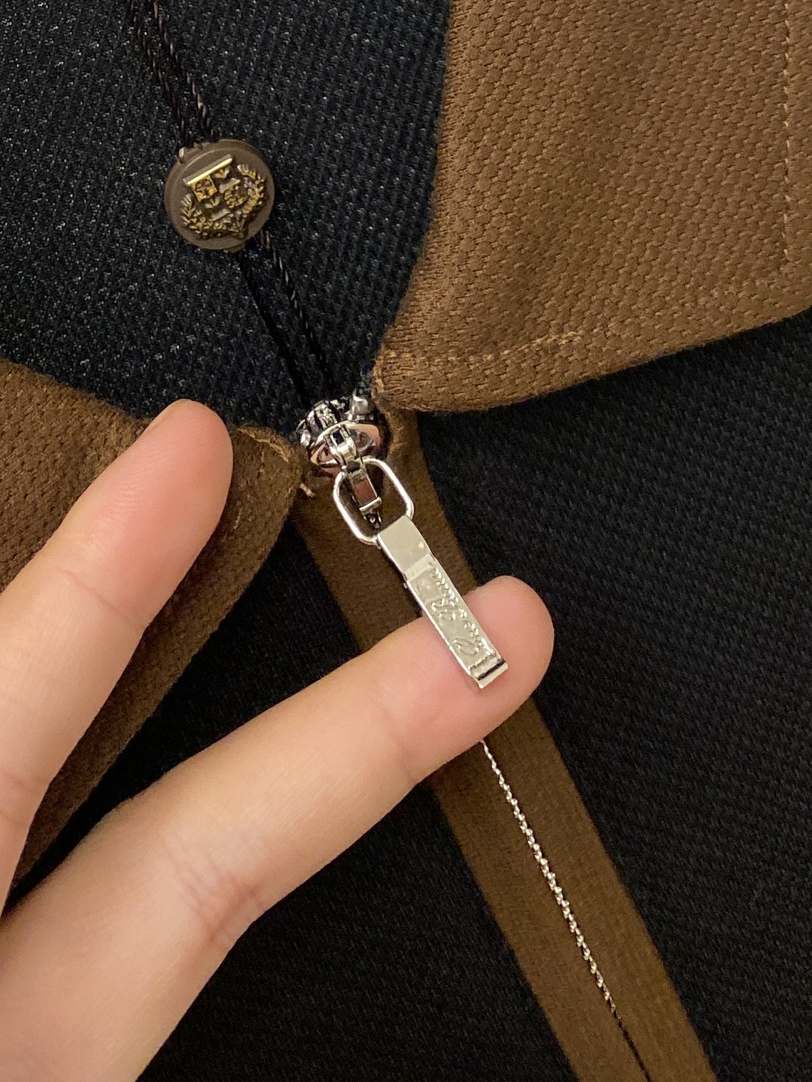 Loro Piana、2026新品短袖T恤，帅气时尚，胸前精致刺绣图案Logo，简约百搭款。面料棉 不仅