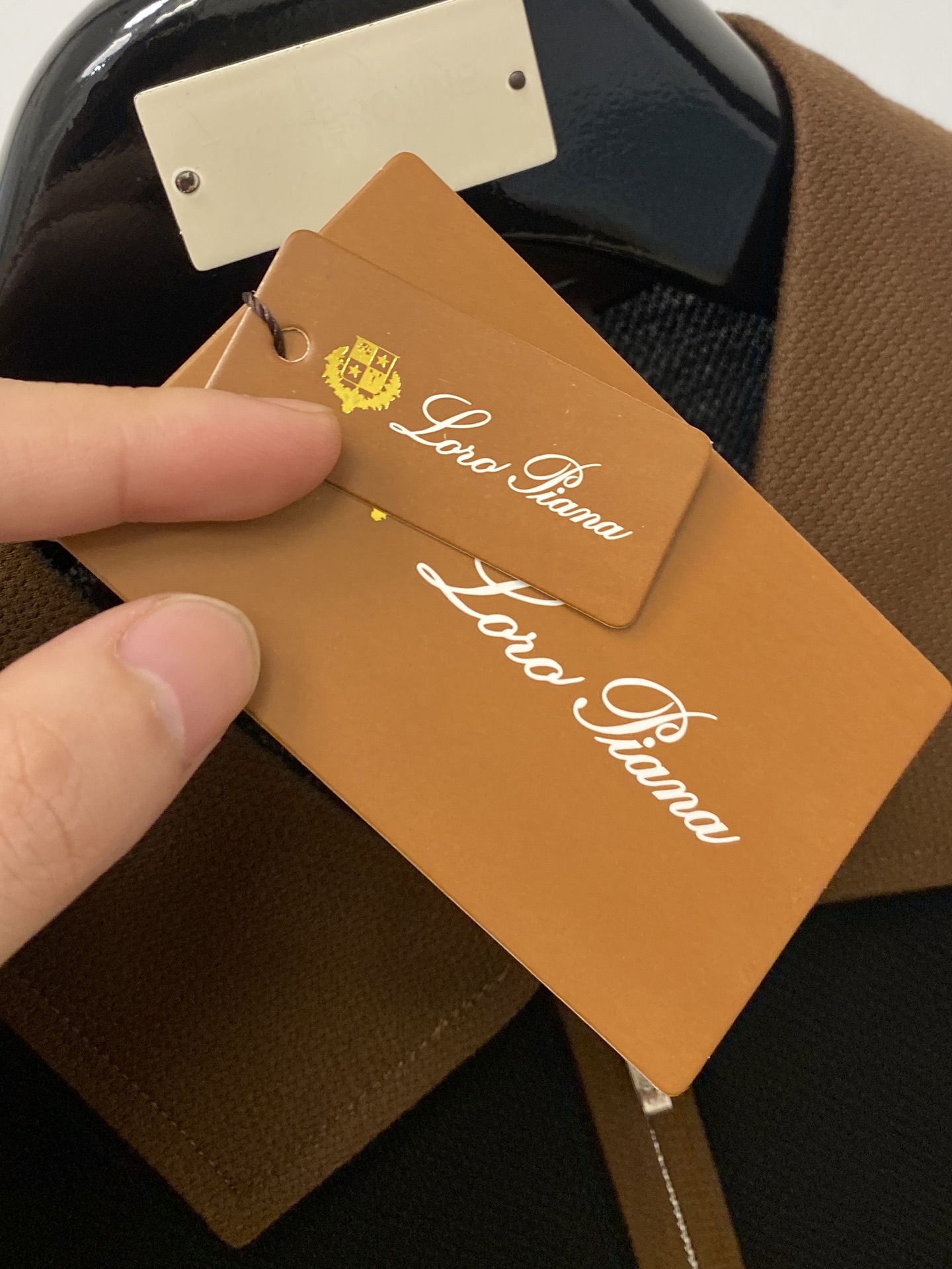 Loro Piana、2026新品短袖T恤，帅气时尚，胸前精致刺绣图案Logo，简约百搭款。面料棉 不仅