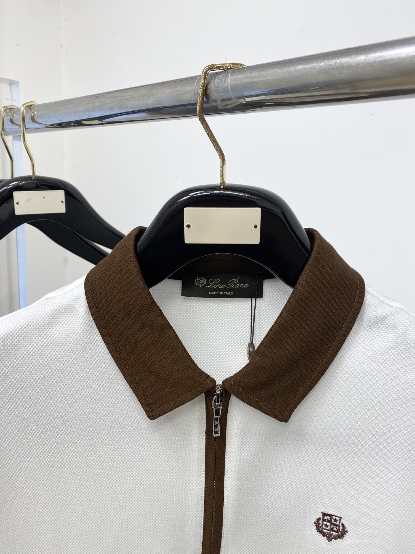 Loro Piana、2026新品短袖T恤，帅气时尚，胸前精致刺绣图案Logo，简约百搭款。面料棉 不仅