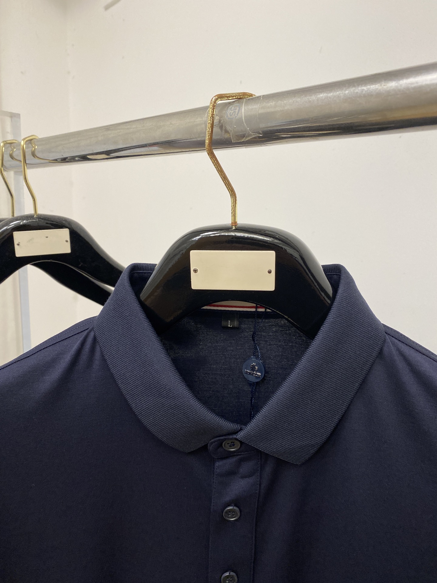 蒙口、2026新品短袖T恤，帅气时尚，胸前顶级印胶字母logo，简约百搭款。面料棉 不仅挺括，保持潮流的