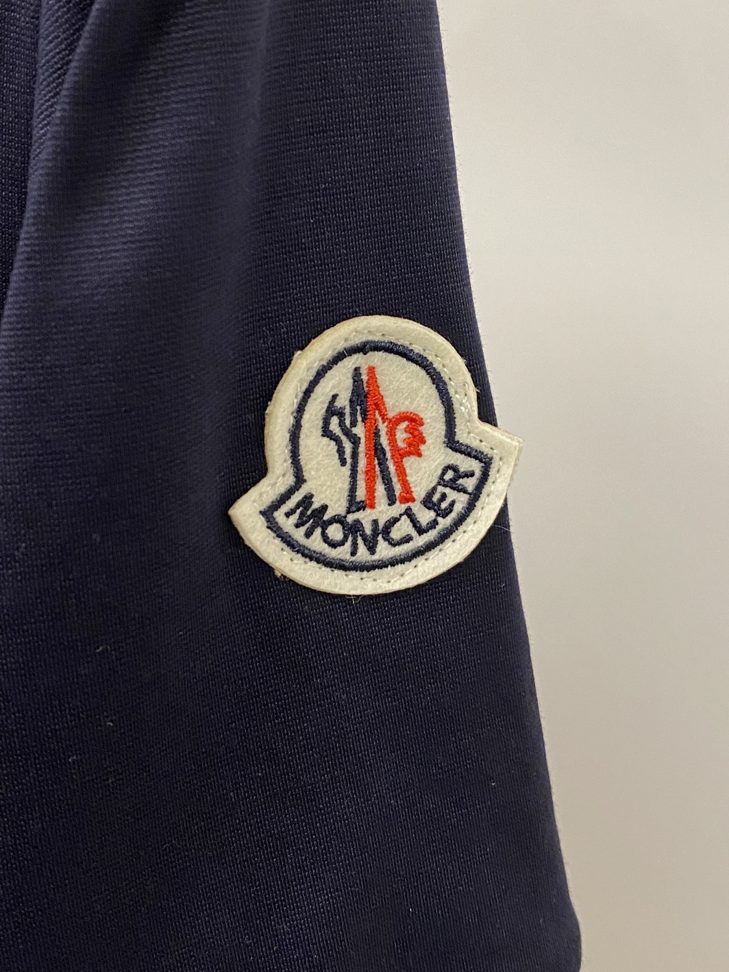 蒙口、2026新品短袖T恤，帅气时尚，胸前顶级印胶字母logo，简约百搭款。面料棉 不仅挺括，保持潮流的