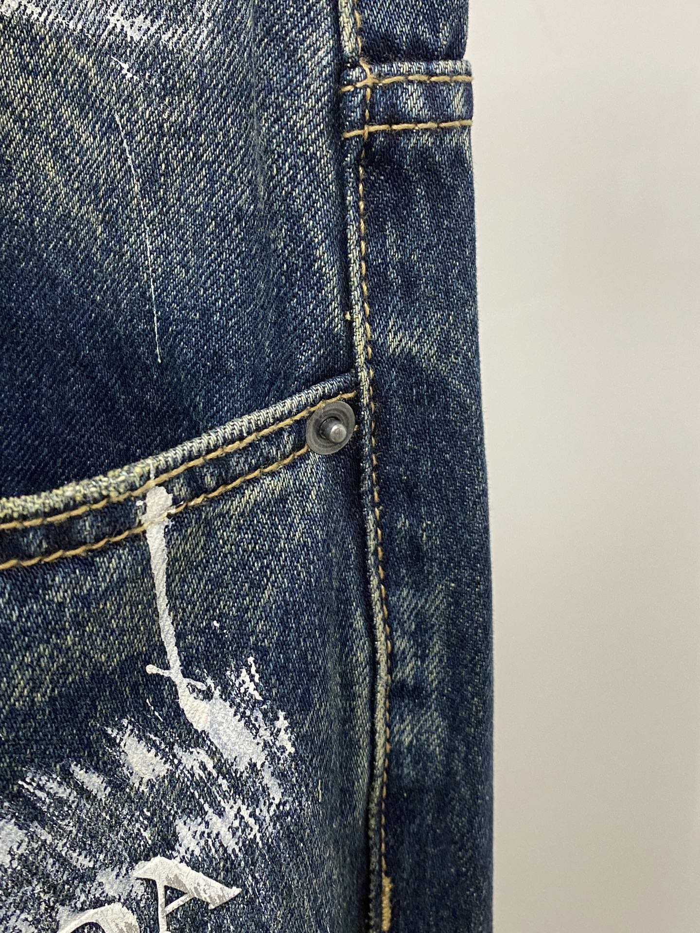 普拉达、2026最新品，专柜同步有售，原单狠货，水洗休闲牛仔裤，进口原版水洗弹力面料，舒适有弹性，原版五