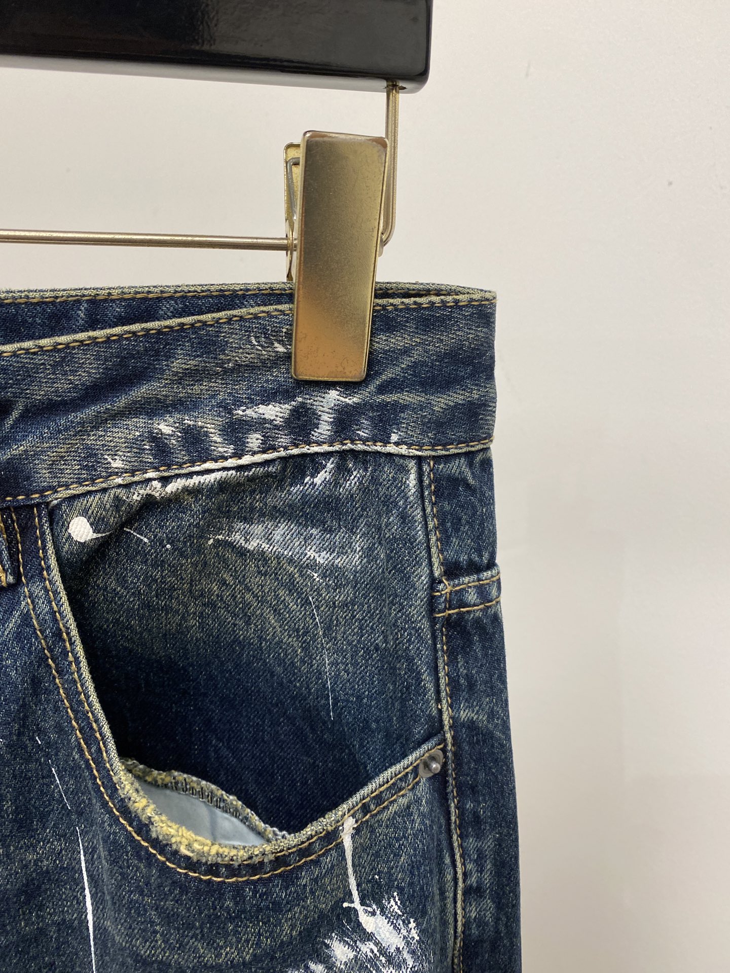 普拉达、2026最新品，专柜同步有售，原单狠货，水洗休闲牛仔裤，进口原版水洗弹力面料，舒适有弹性，原版五