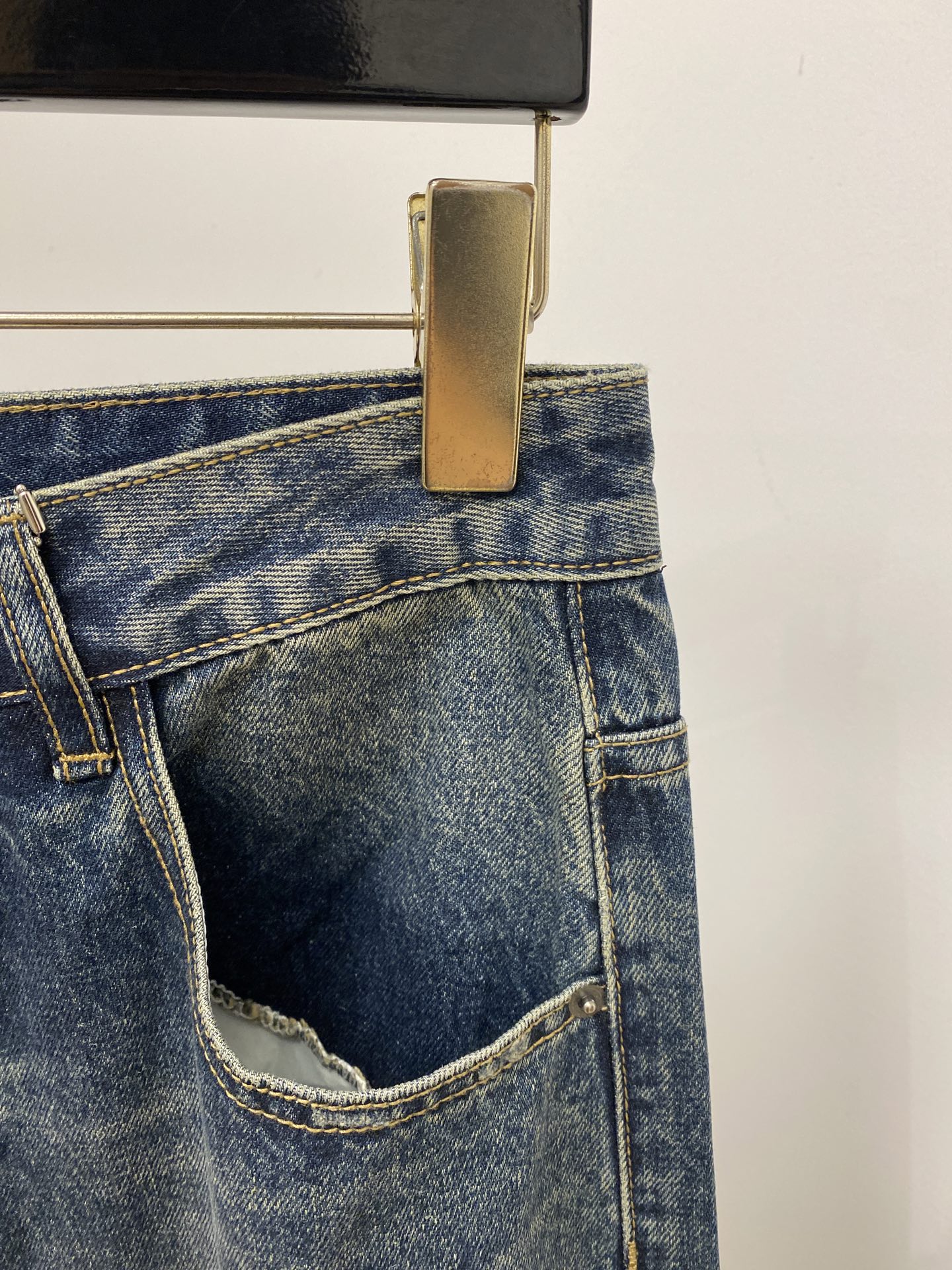 普拉达、2026最新品，专柜同步有售，原单狠货，水洗休闲牛仔裤，进口原版水洗弹力面料，舒适有弹性，原版五