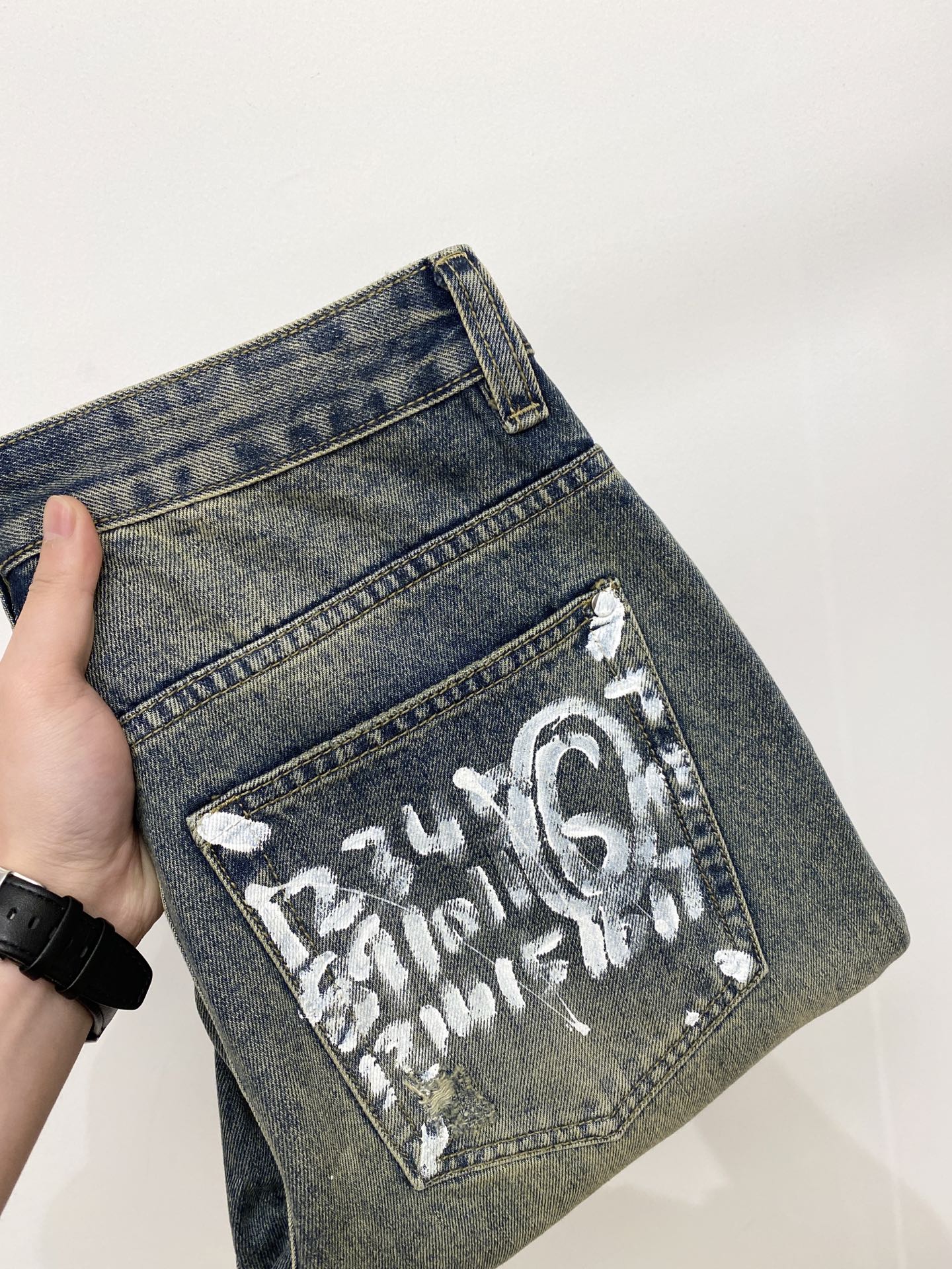 马吉拉、2026最新品，专柜同步有售，原单狠货，水洗休闲牛仔裤，进口原版水洗弹力面料，舒适有弹性，原版五