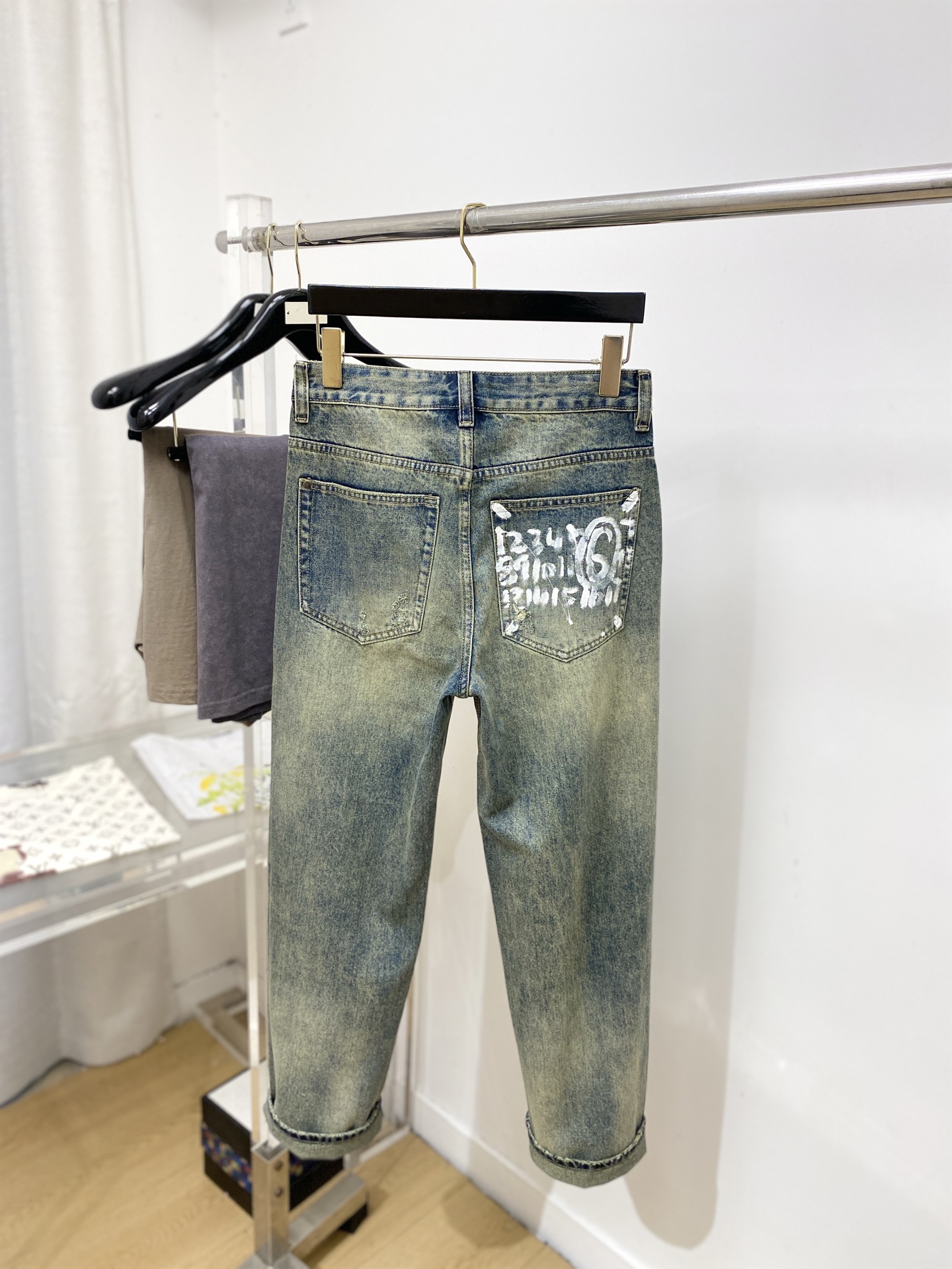 马吉拉、2026最新品，专柜同步有售，原单狠货，水洗休闲牛仔裤，进口原版水洗弹力面料，舒适有弹性，原版五