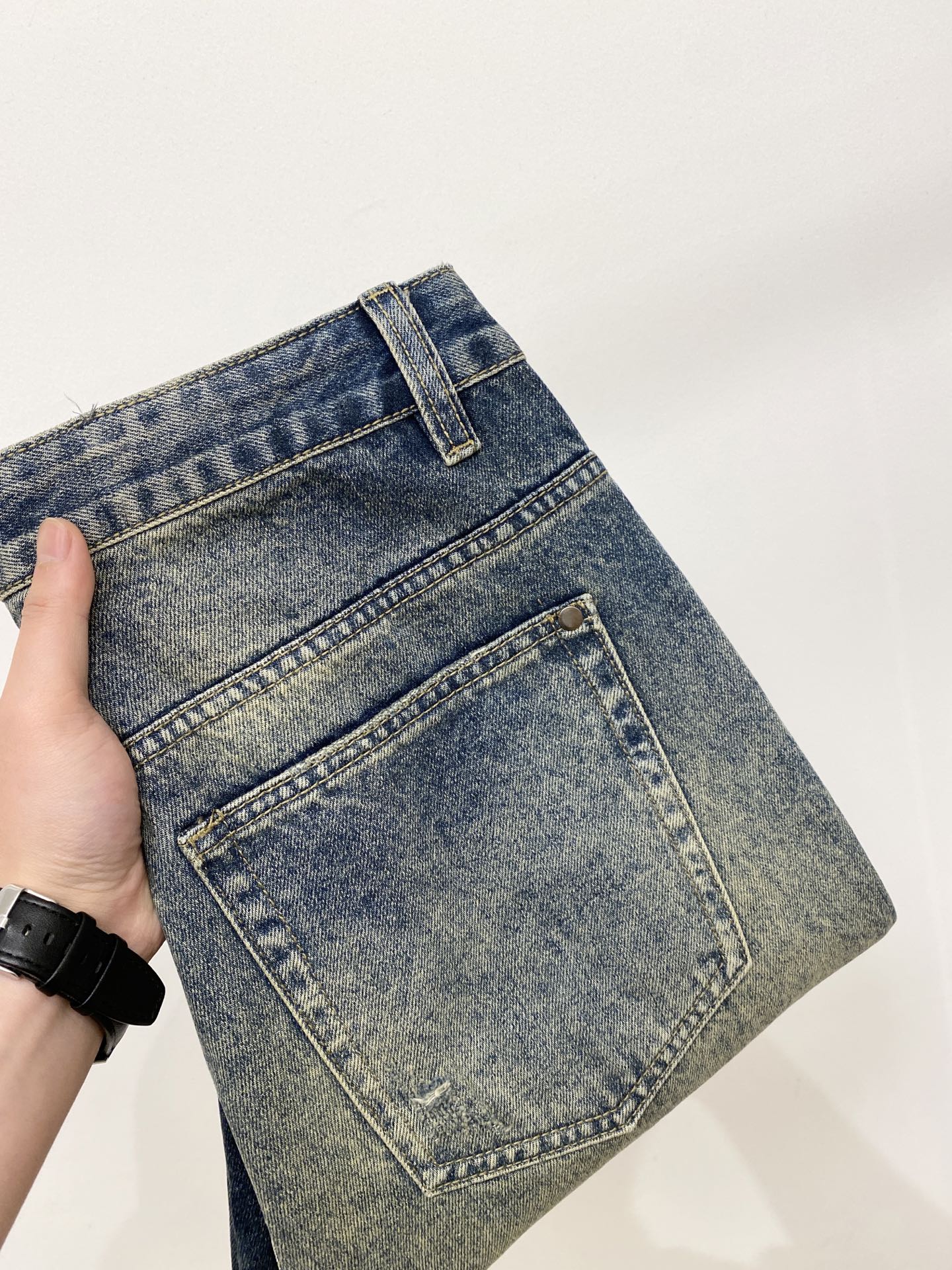 alo、2026最新品，专柜同步有售，原单狠货，水洗休闲牛仔裤，进口原版水洗弹力面料，舒适有弹性，原版五