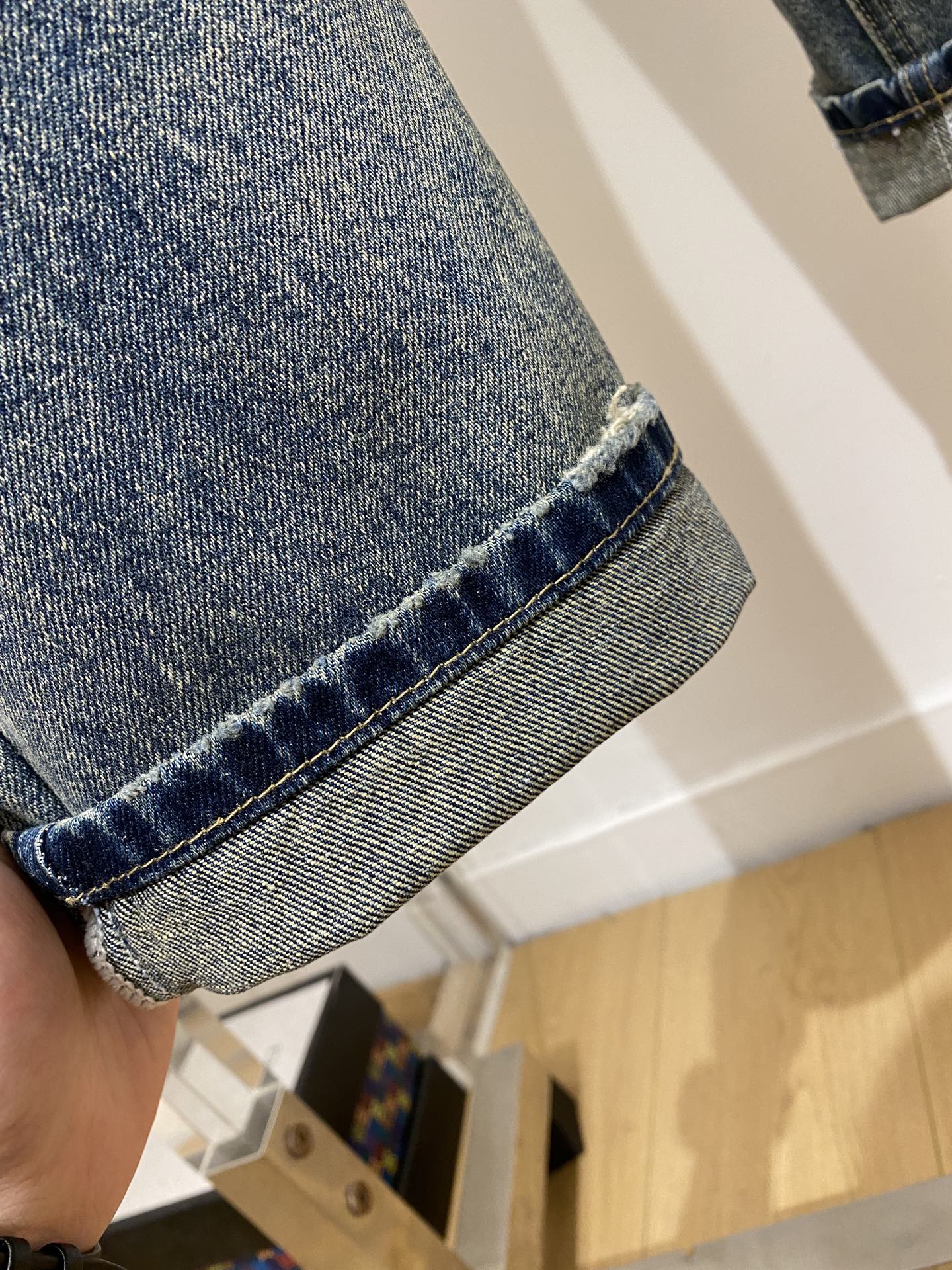 巴黎世家、2026最新品，专柜同步有售，原单狠货，水洗休闲牛仔裤，进口原版水洗弹力面料，舒适有弹性，原版