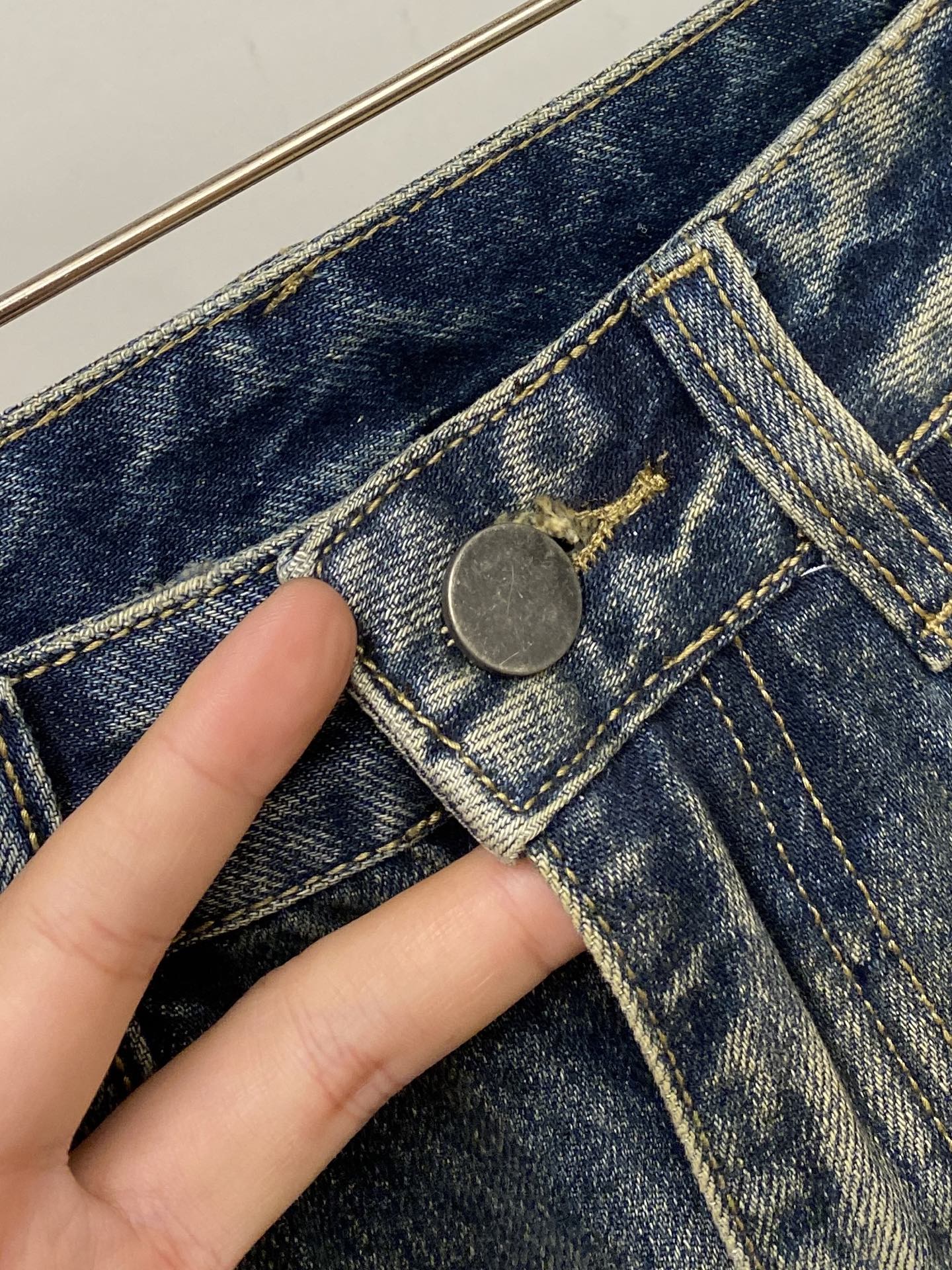 巴黎世家、2026最新品，专柜同步有售，原单狠货，水洗休闲牛仔裤，进口原版水洗弹力面料，舒适有弹性，原版