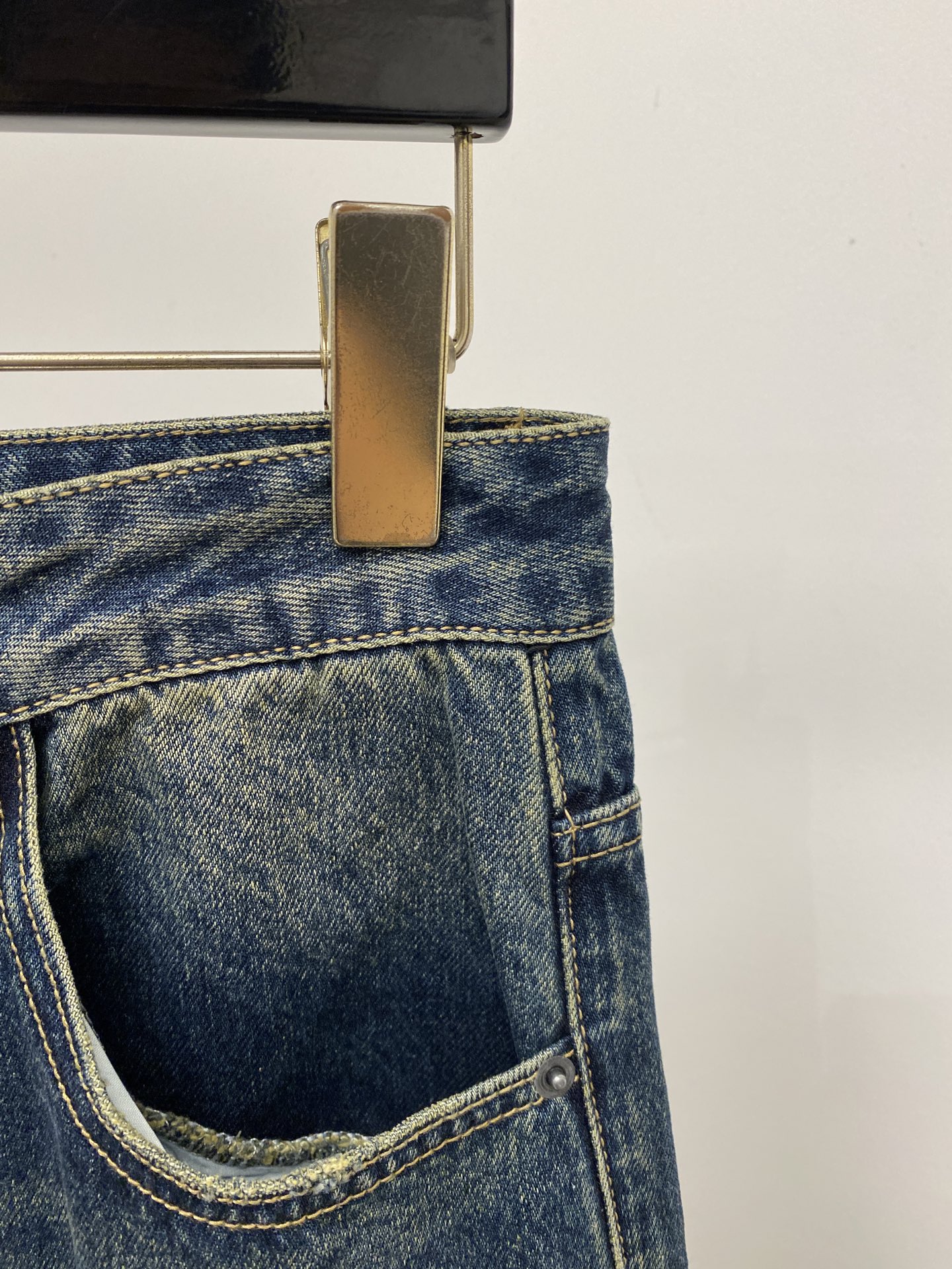 巴黎世家、2026最新品，专柜同步有售，原单狠货，水洗休闲牛仔裤，进口原版水洗弹力面料，舒适有弹性，原版