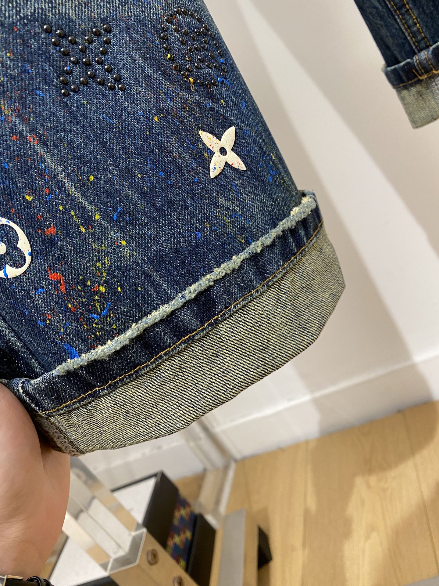 LV、2026最新品，专柜同步有售，原单狠货，水洗休闲牛仔裤，进口原版水洗弹力面料，舒适有弹性，原版五金