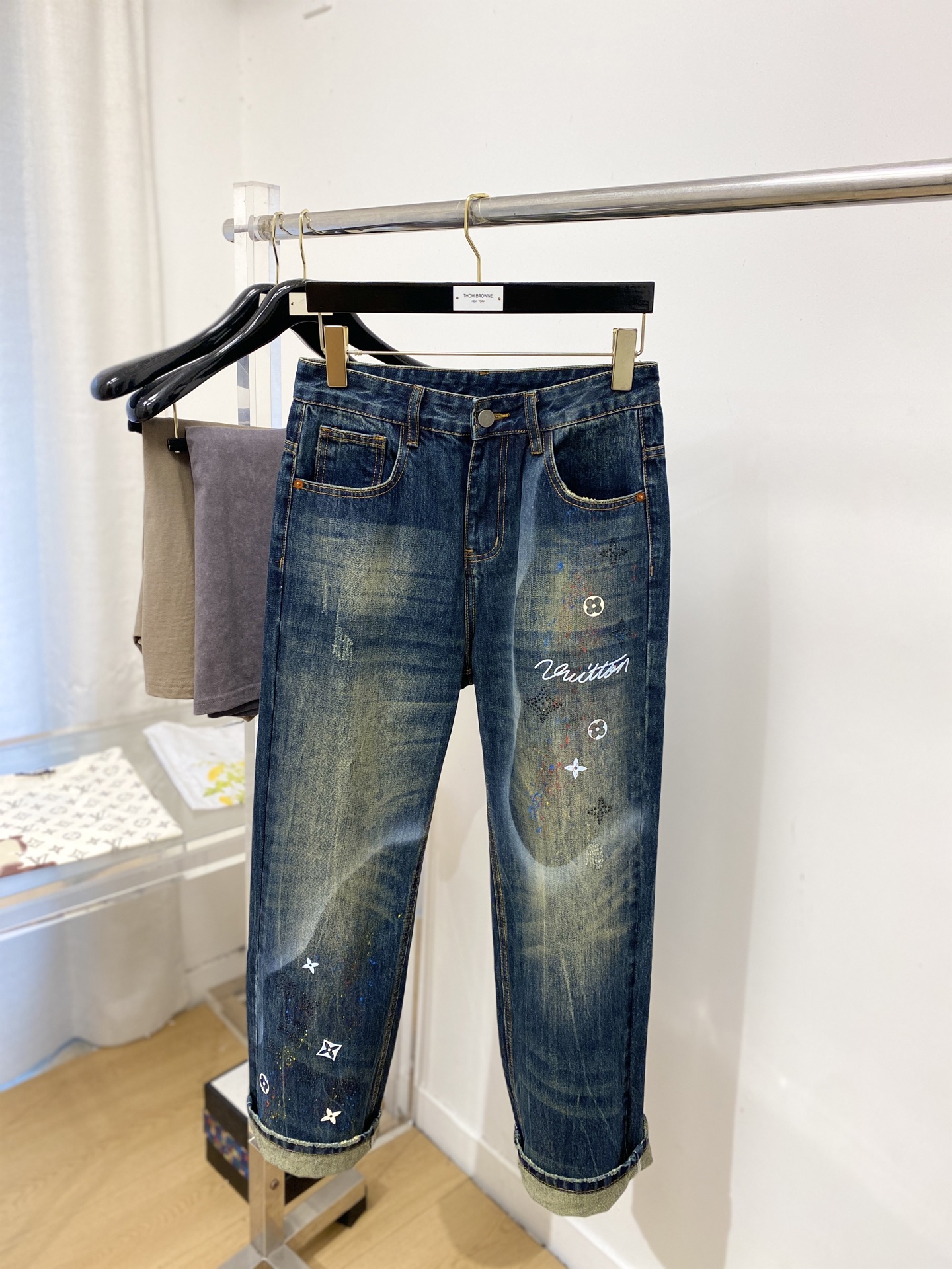 LV、2026最新品，专柜同步有售，原单狠货，水洗休闲牛仔裤，进口原版水洗弹力面料，舒适有弹性，原版五金