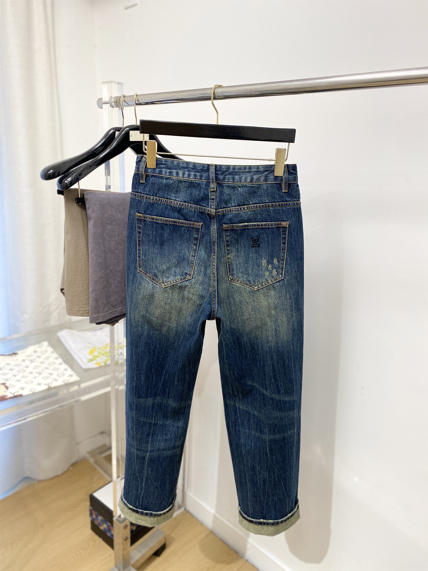 LV、2026最新品，专柜同步有售，原单狠货，水洗休闲牛仔裤，进口原版水洗弹力面料，舒适有弹性，原版五金