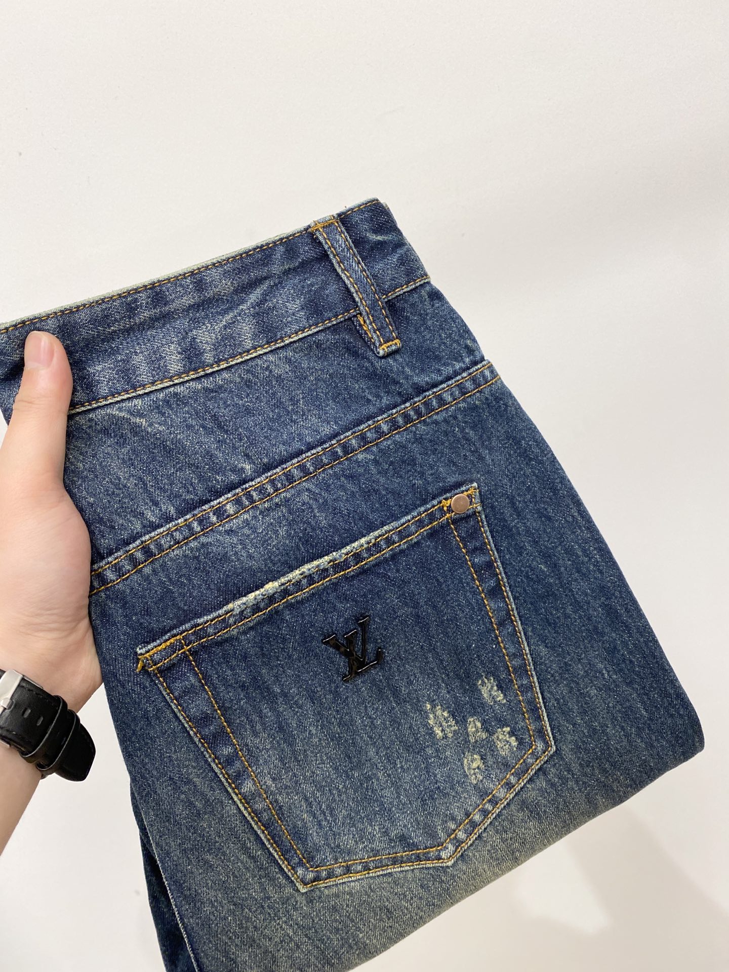 LV、2026最新品，专柜同步有售，原单狠货，水洗休闲牛仔裤，进口原版水洗弹力面料，舒适有弹性，原版五金