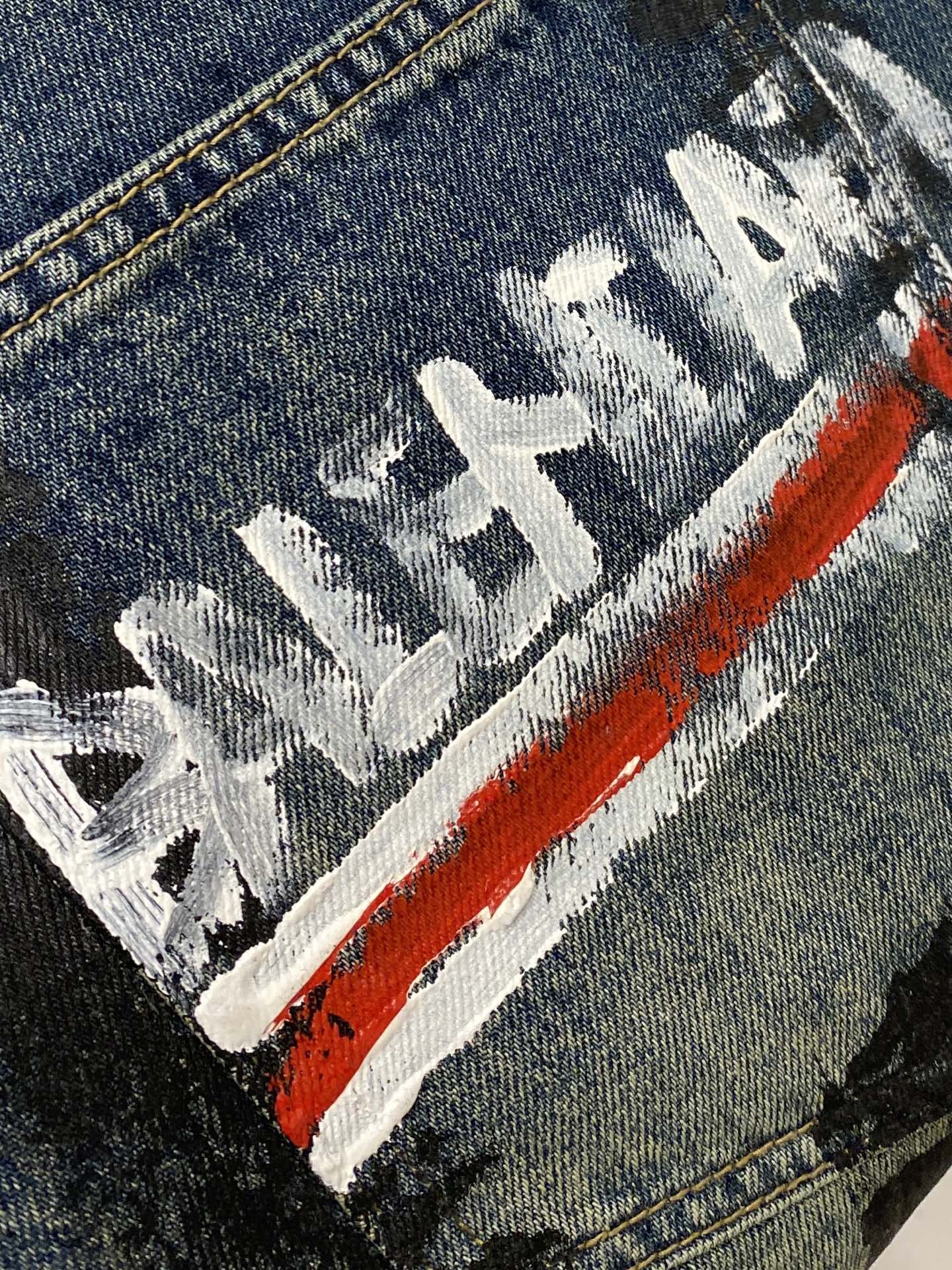 巴黎世家、2026最新品，专柜同步有售，原单狠货，水洗休闲牛仔裤，进口原版水洗弹力面料，舒适有弹性，原版