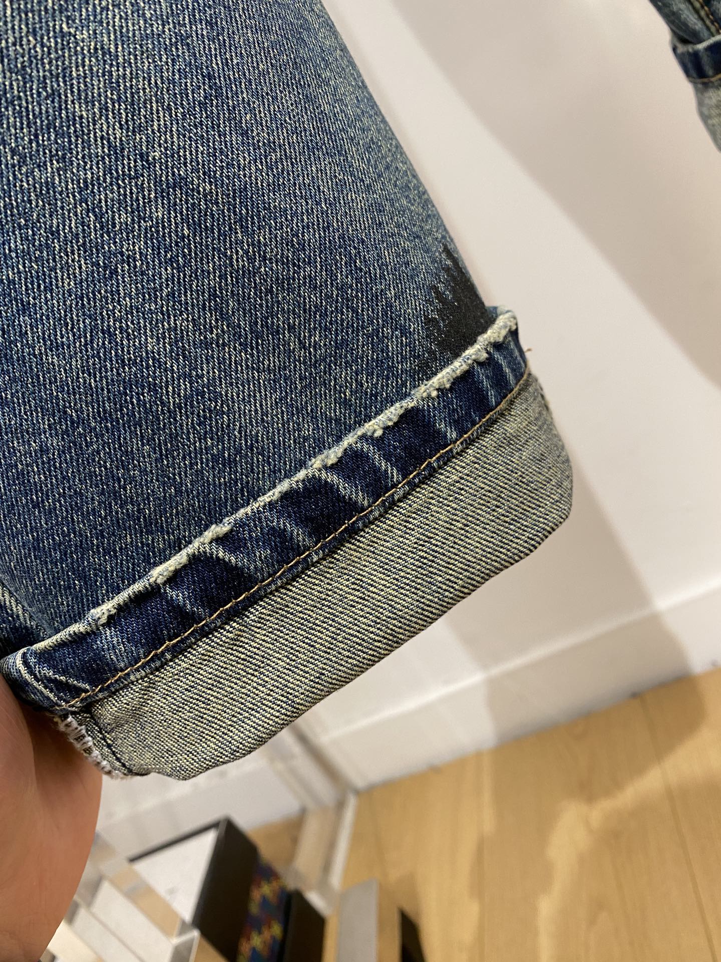 巴黎世家、2026最新品，专柜同步有售，原单狠货，水洗休闲牛仔裤，进口原版水洗弹力面料，舒适有弹性，原版