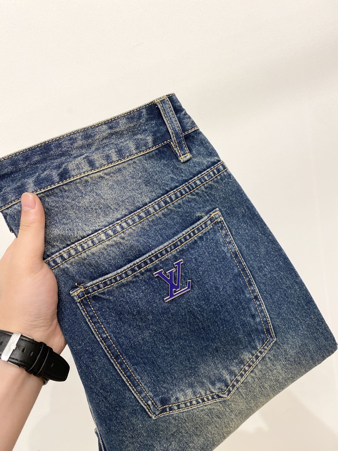 LV、2026最新品，专柜同步有售，原单狠货，水洗休闲牛仔裤，进口原版水洗弹力面料，舒适有弹性，原版五金