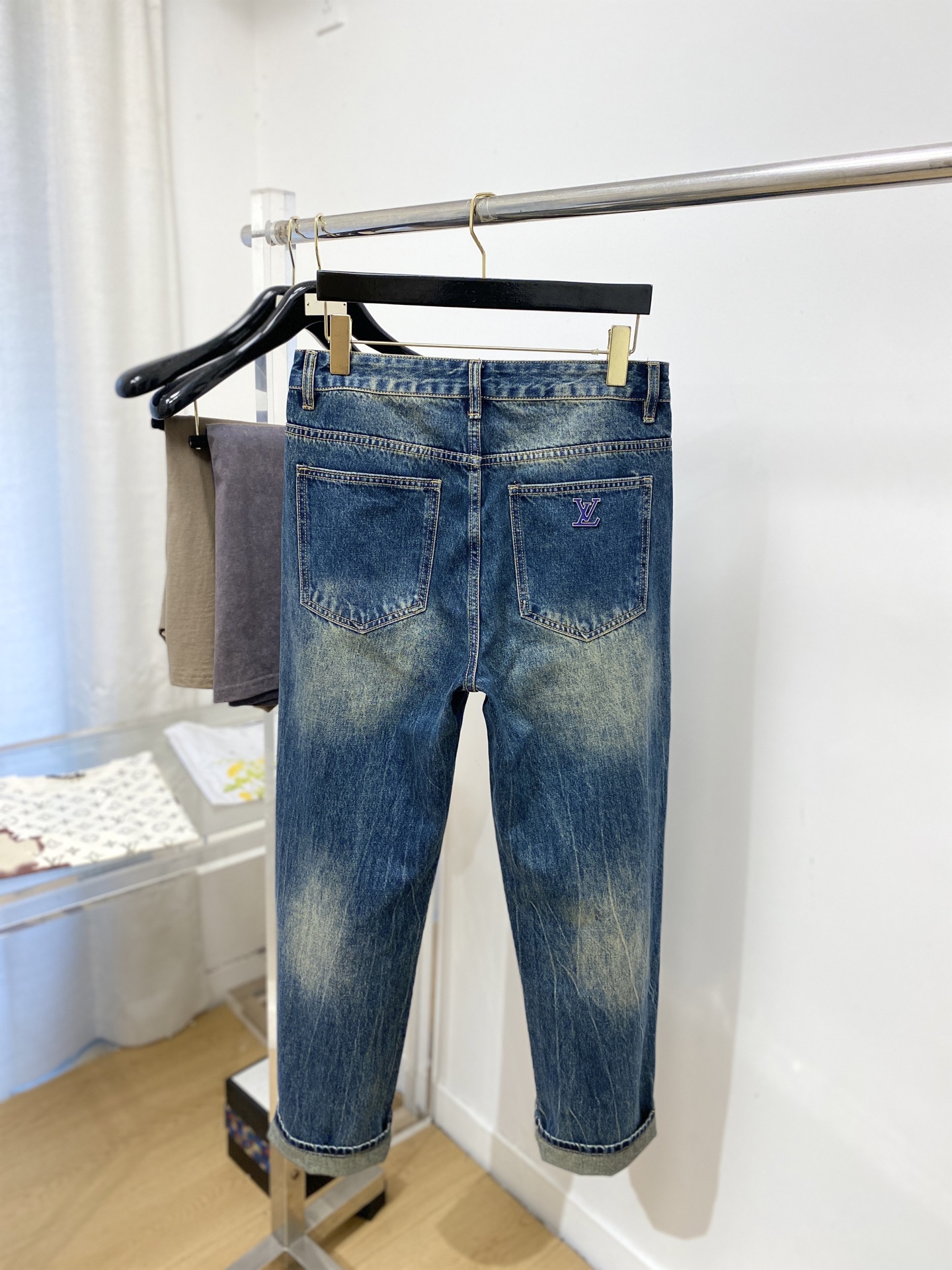 LV、2026最新品，专柜同步有售，原单狠货，水洗休闲牛仔裤，进口原版水洗弹力面料，舒适有弹性，原版五金