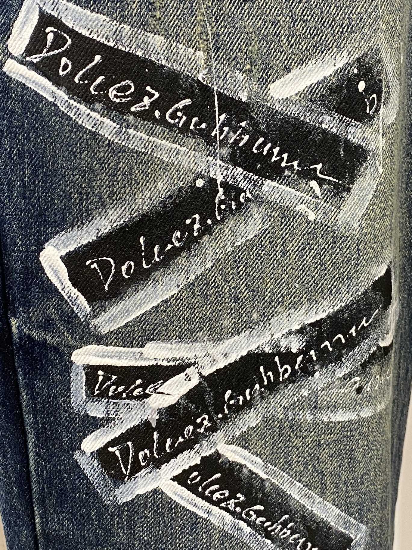 DG、2026最新品，专柜同步有售，原单狠货，水洗休闲牛仔裤，进口原版水洗弹力面料，舒适有弹性，原版五金