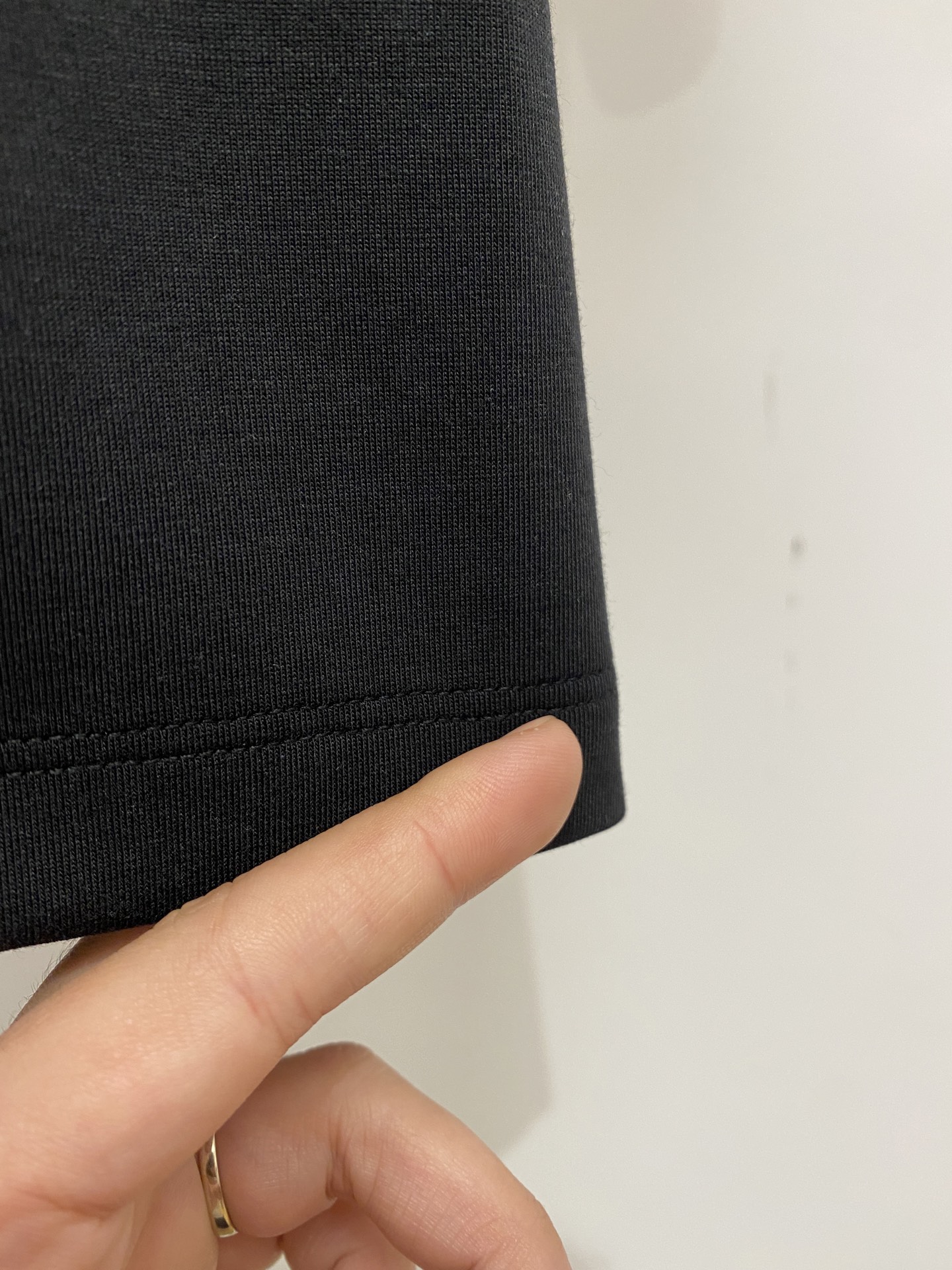 Brunello Cucinelli、2026新品短袖T恤，帅气时尚，胸前设计凹凸印胶图案logo，简约