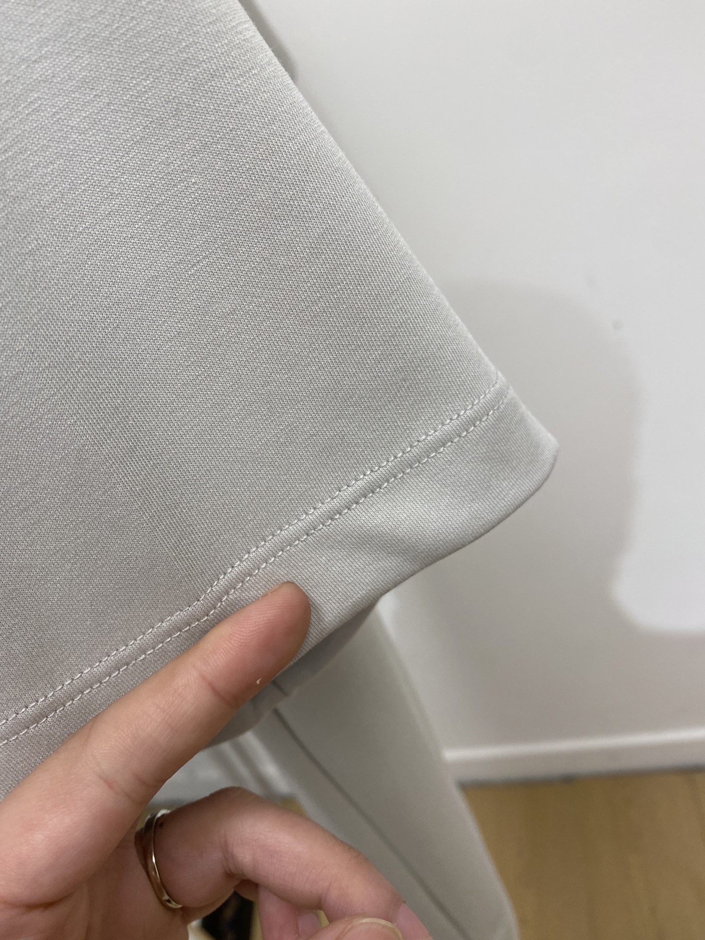 Brunello Cucinelli、2026新品短袖T恤，帅气时尚，胸前设计凹凸印胶图案logo，简约