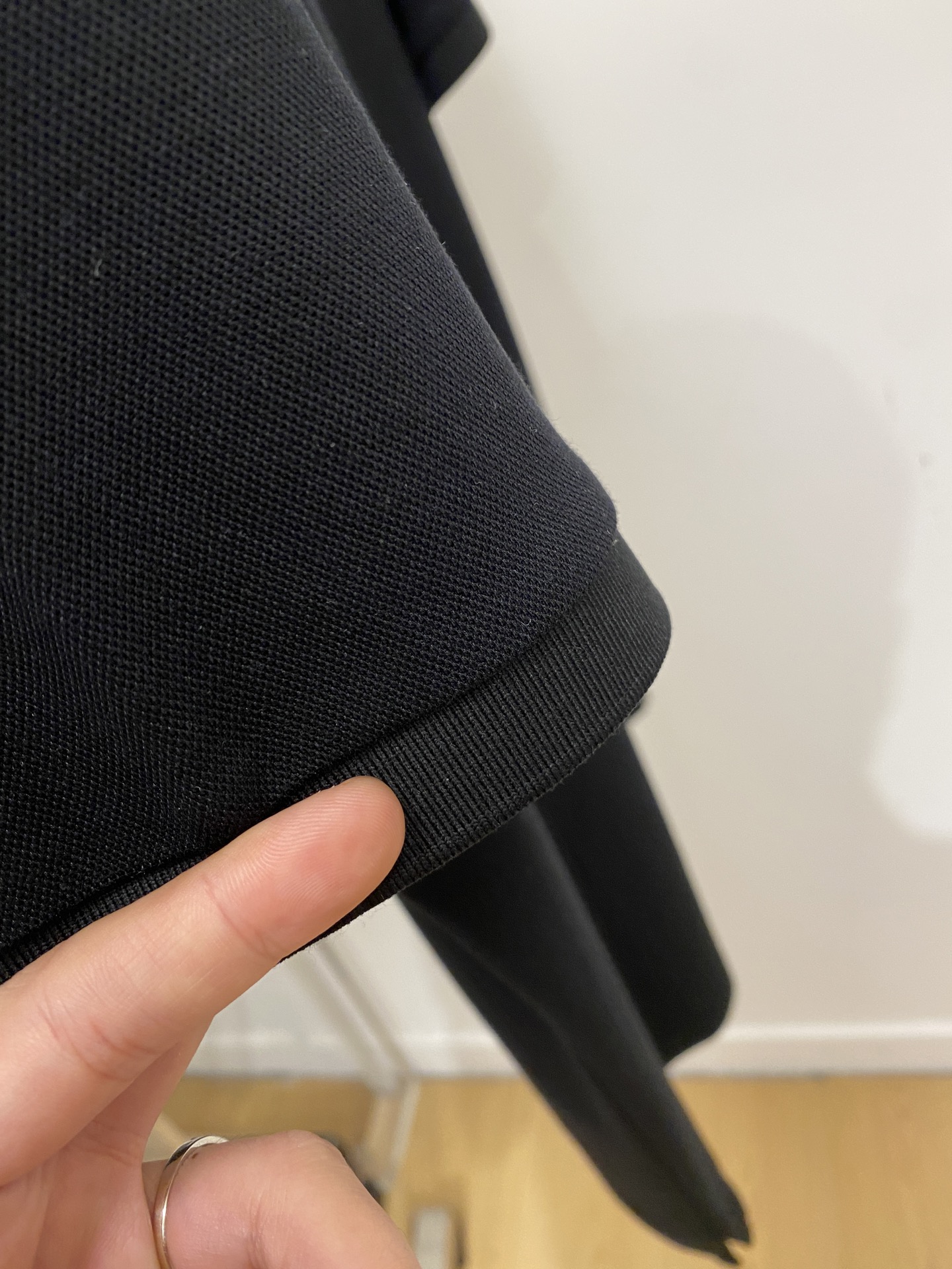 巴宝莉、2026新品短袖T恤，帅气时尚，胸前精致刺绣图案logo，简约百搭款。面料棉 不仅挺括，保持潮流