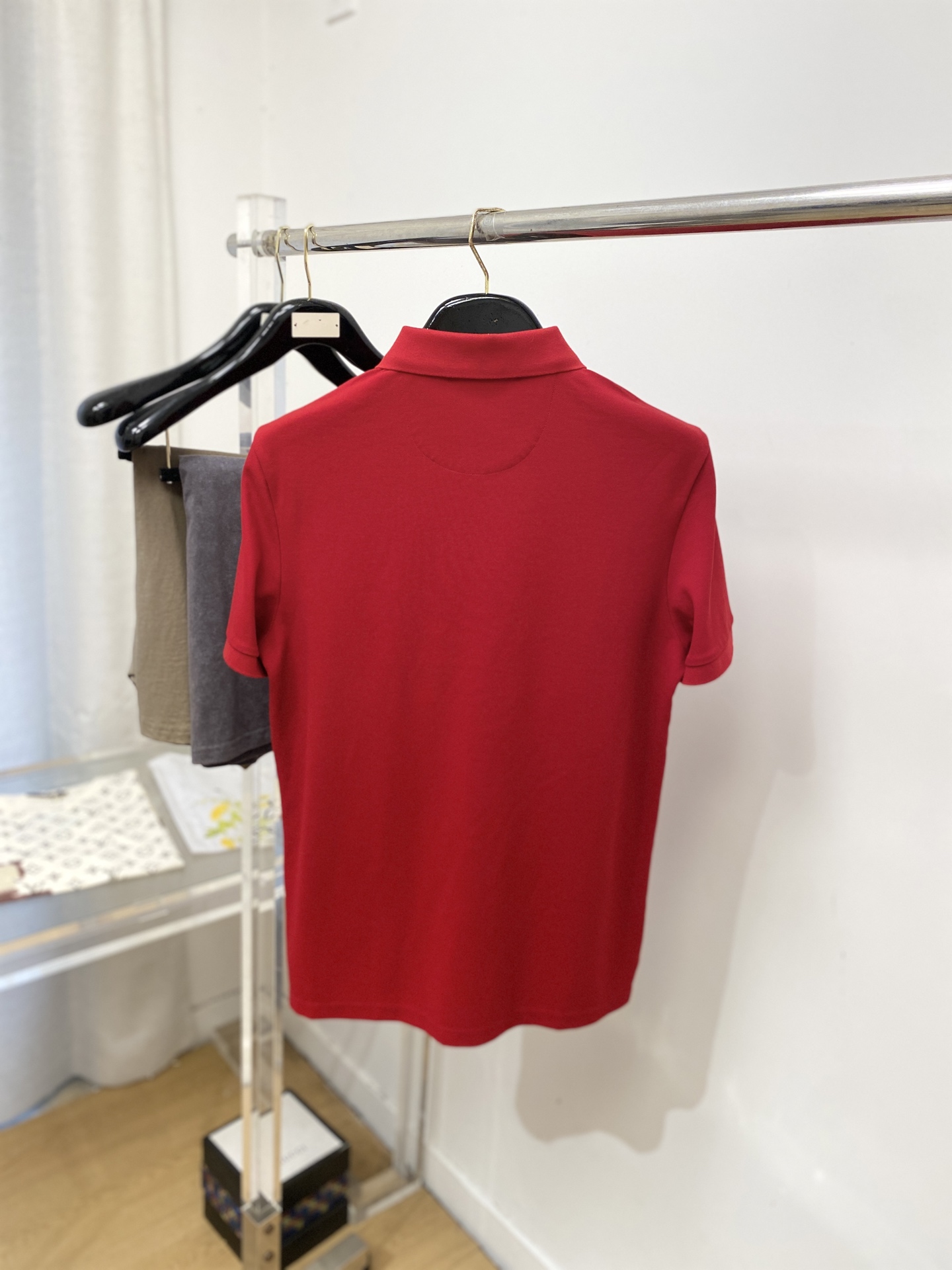 巴宝莉、2026新品短袖T恤，帅气时尚，胸前精致刺绣图案logo，简约百搭款。面料棉 不仅挺括，保持潮流